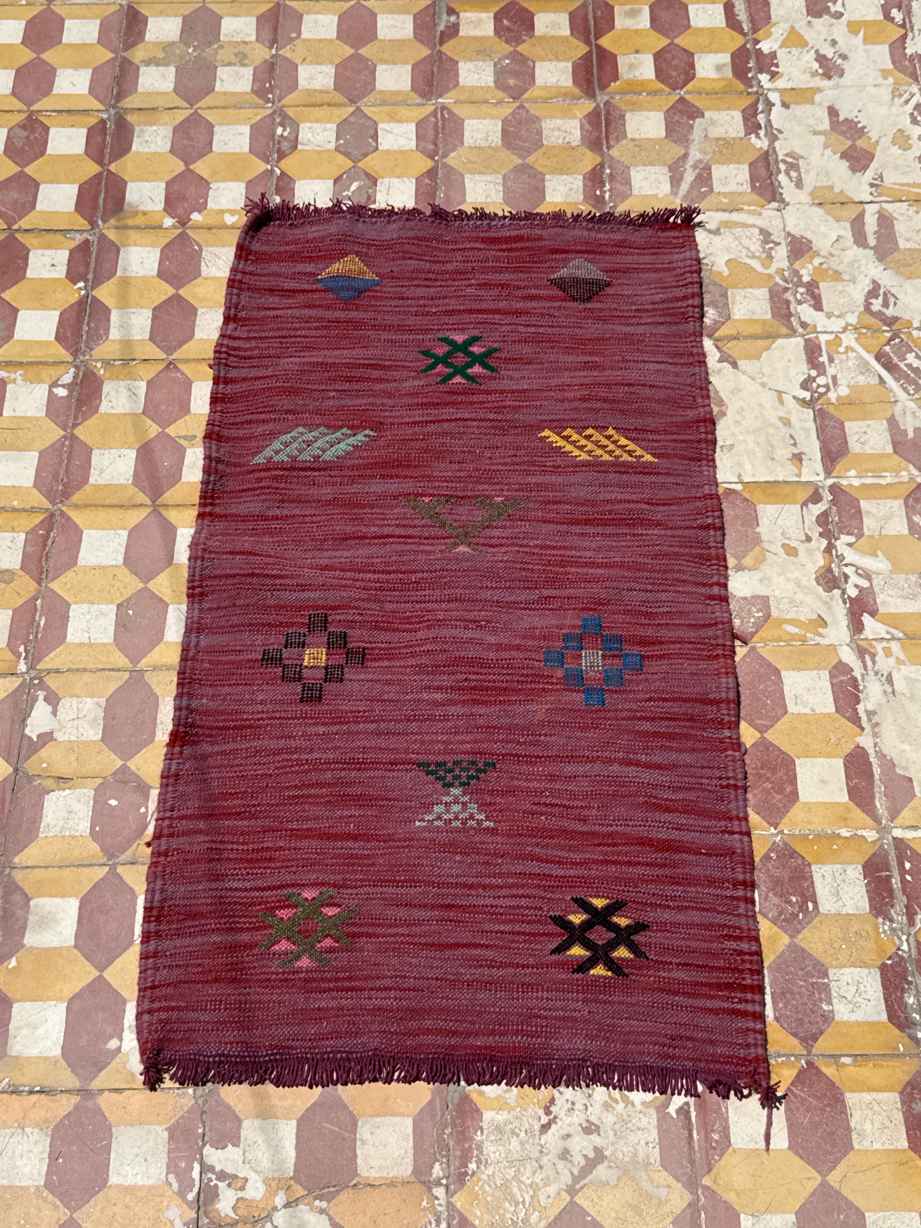 Taznakht Ranch Rug – Pomegranate Red – Small
