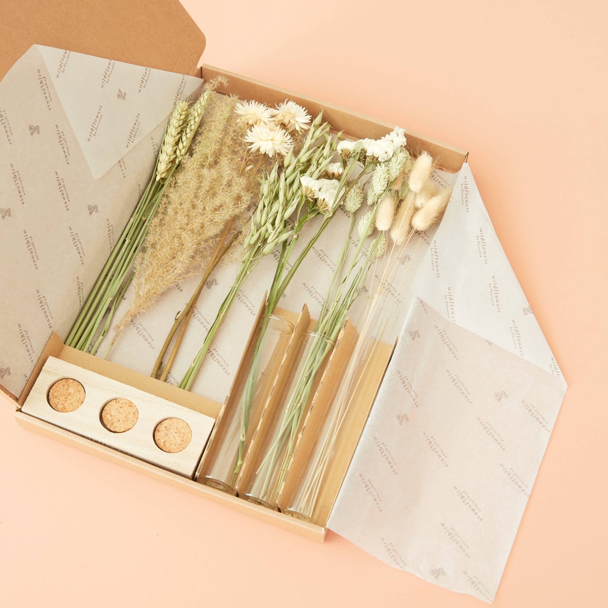 Natural Dried Flower Display with Vases – Letterbox Gift