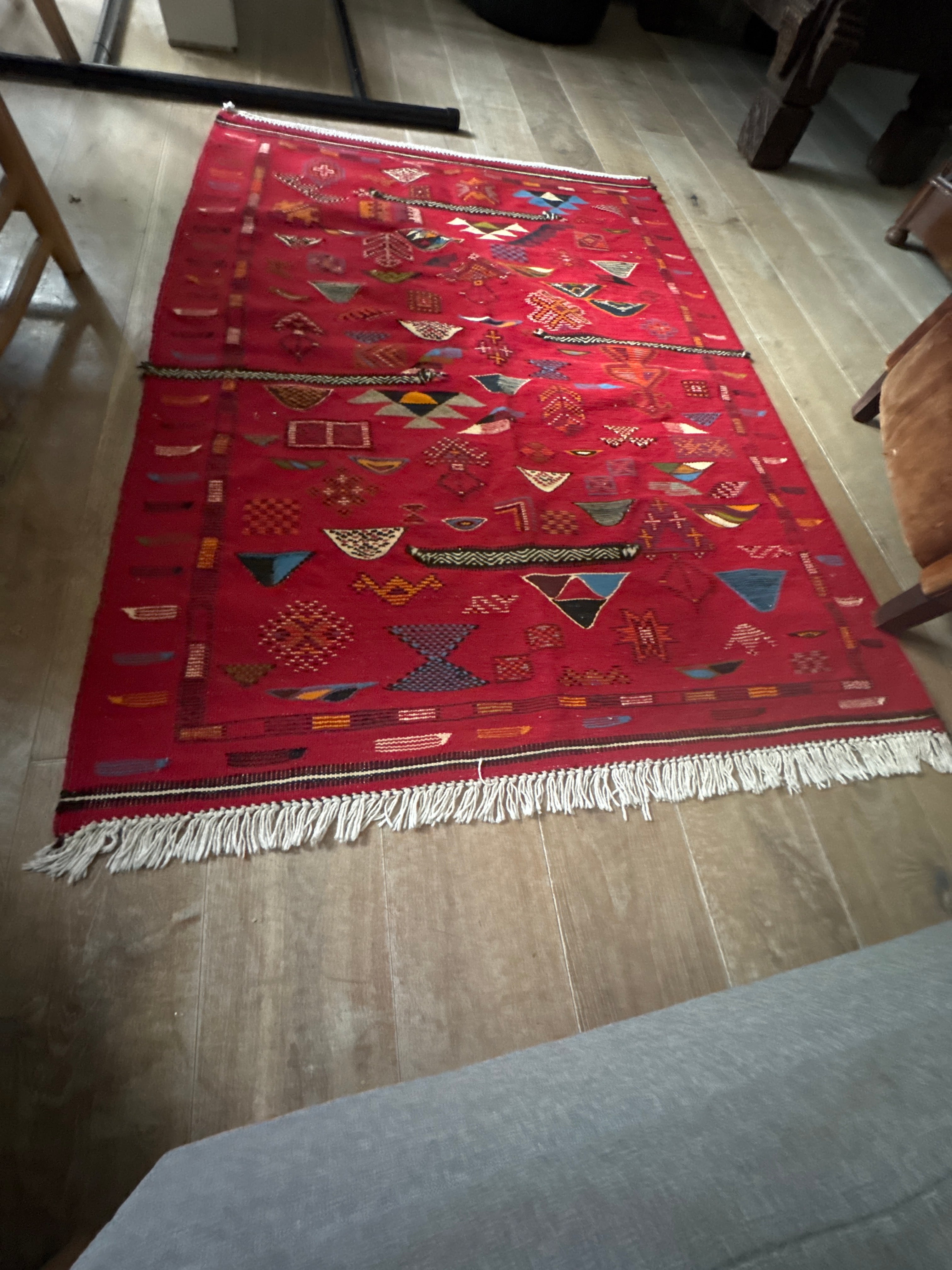 Handwoven Taznakht Wool Rug – 163x120 cm | Rich Red Berber Motifs