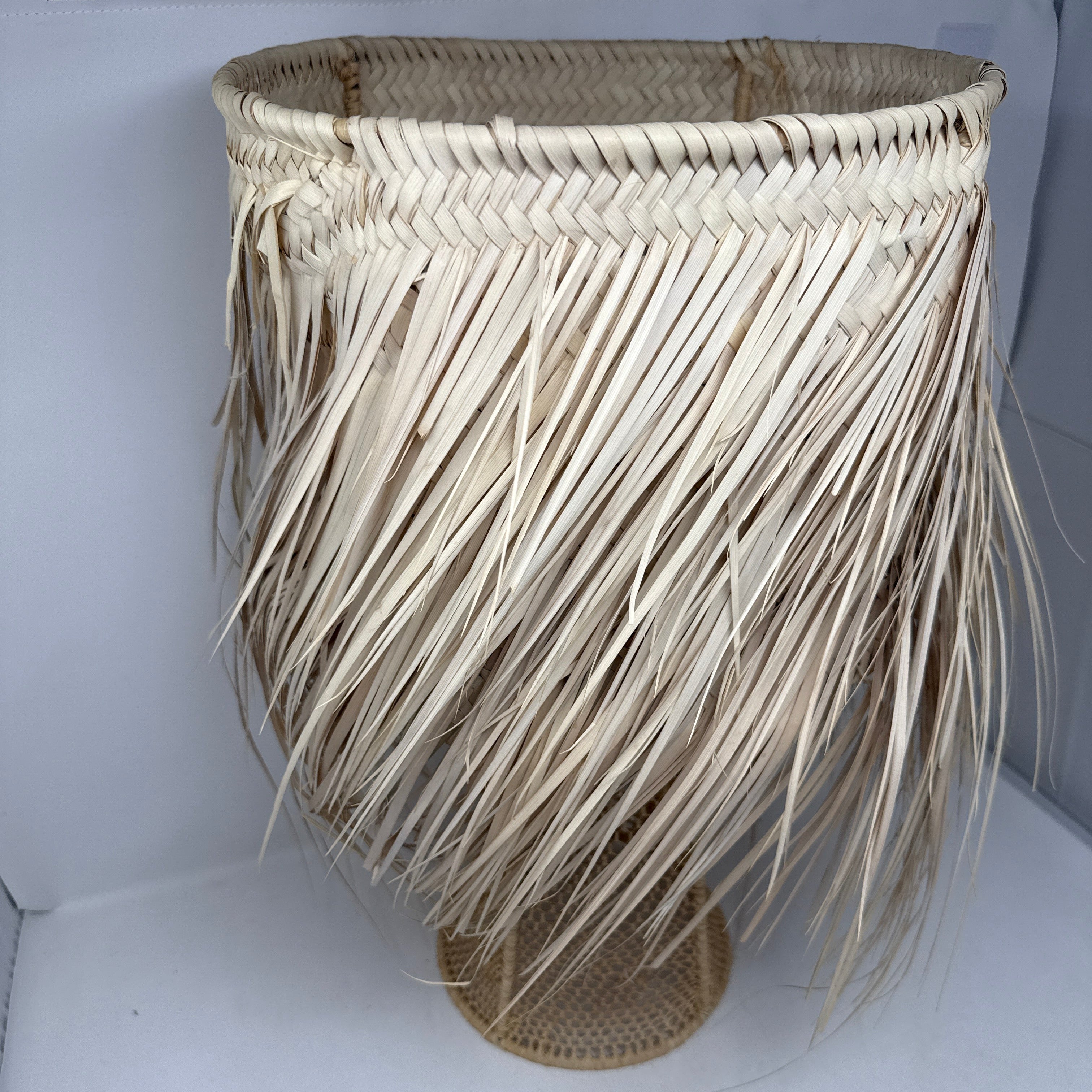 Fringed Raffia Table Lamp – Handwoven Moroccan Statement Light
