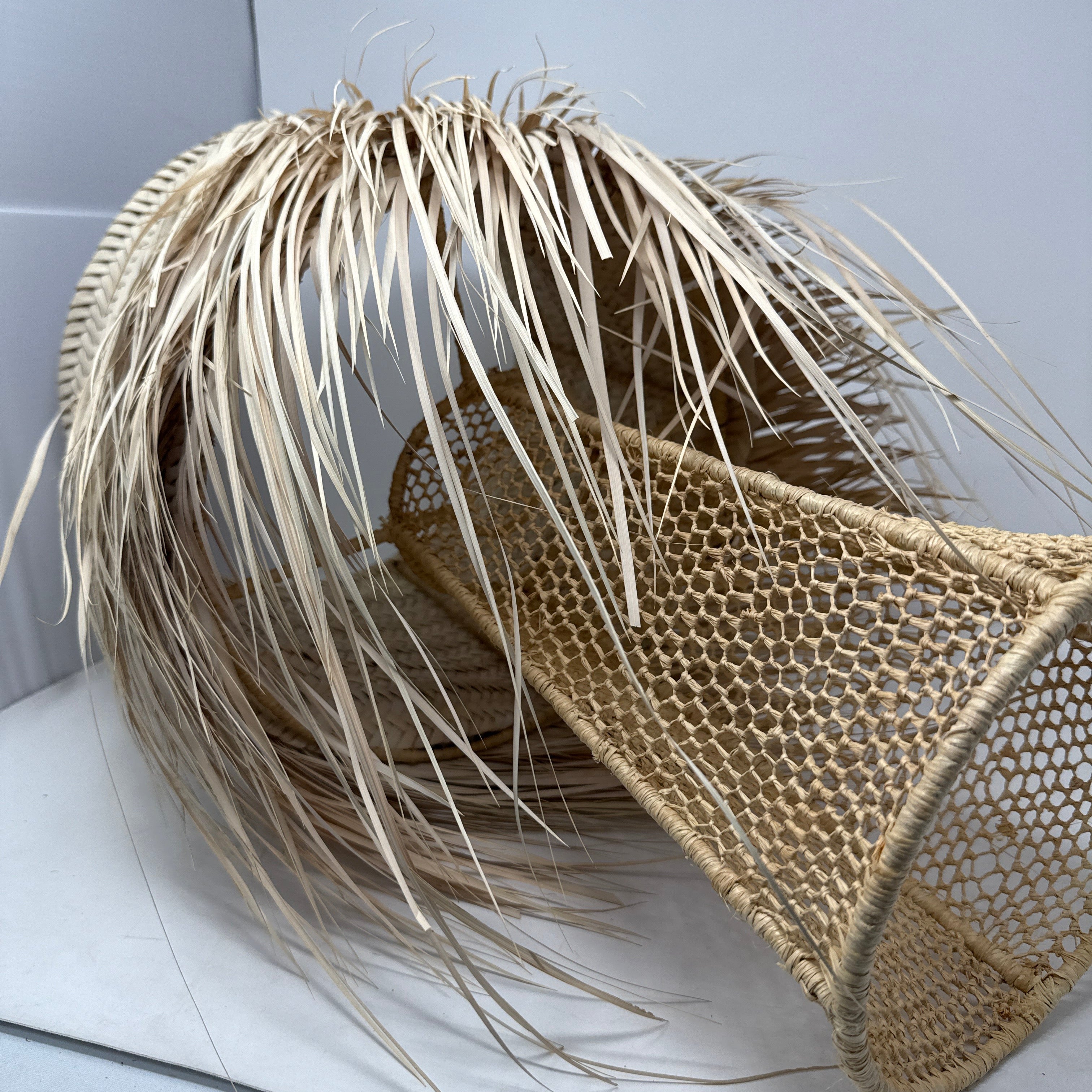 Fringed Raffia Table Lamp – Handwoven Moroccan Statement Light