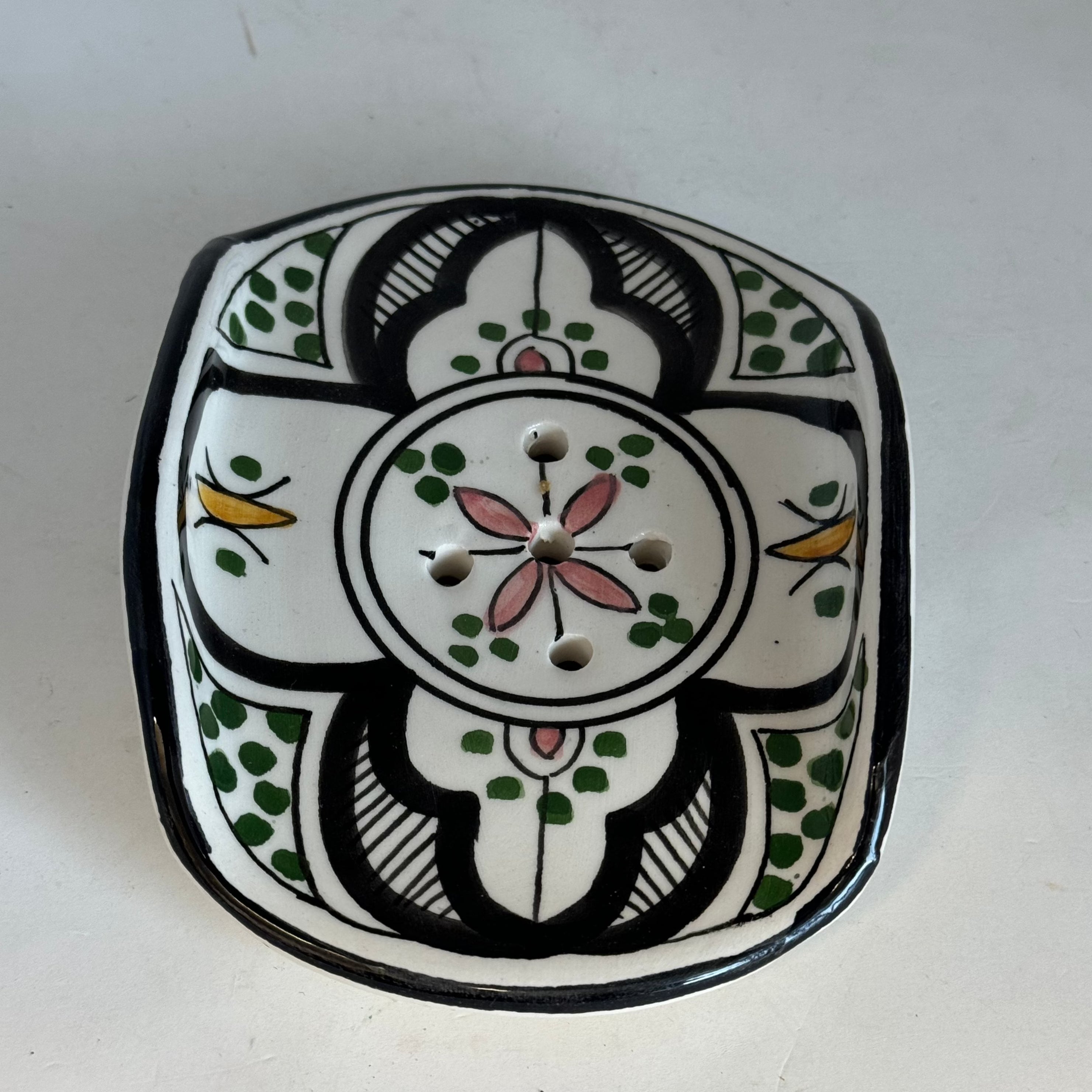 Curved Ceramic Soap Dish
