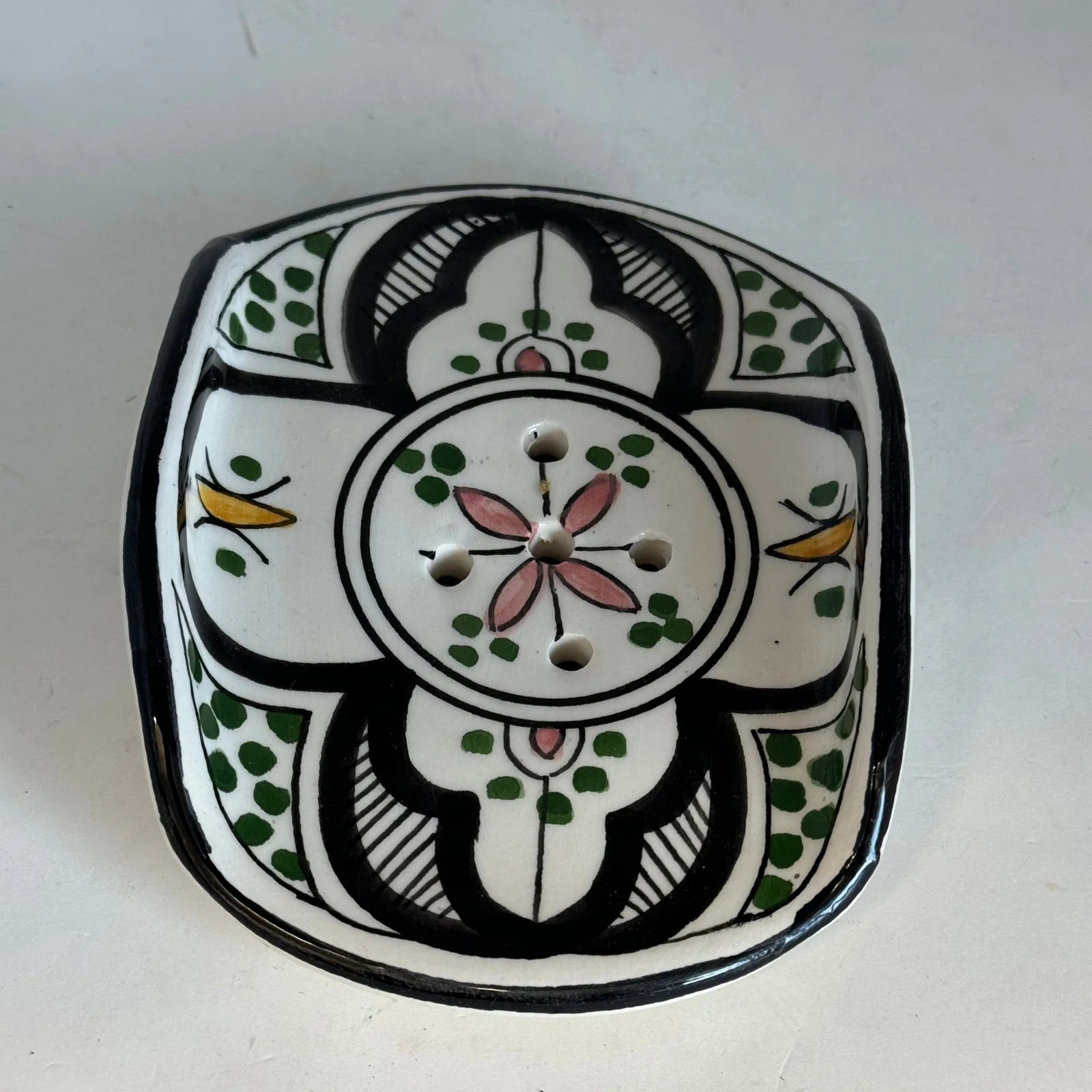 Safa Handpainted curved Ceramic Soap Dish – Pink, Black & Grey