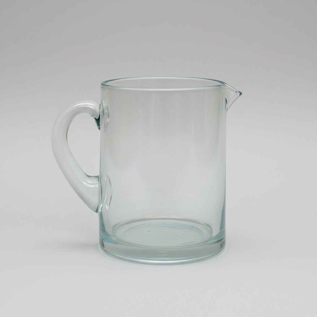 Krug aus recyceltem Glas mit Henkel