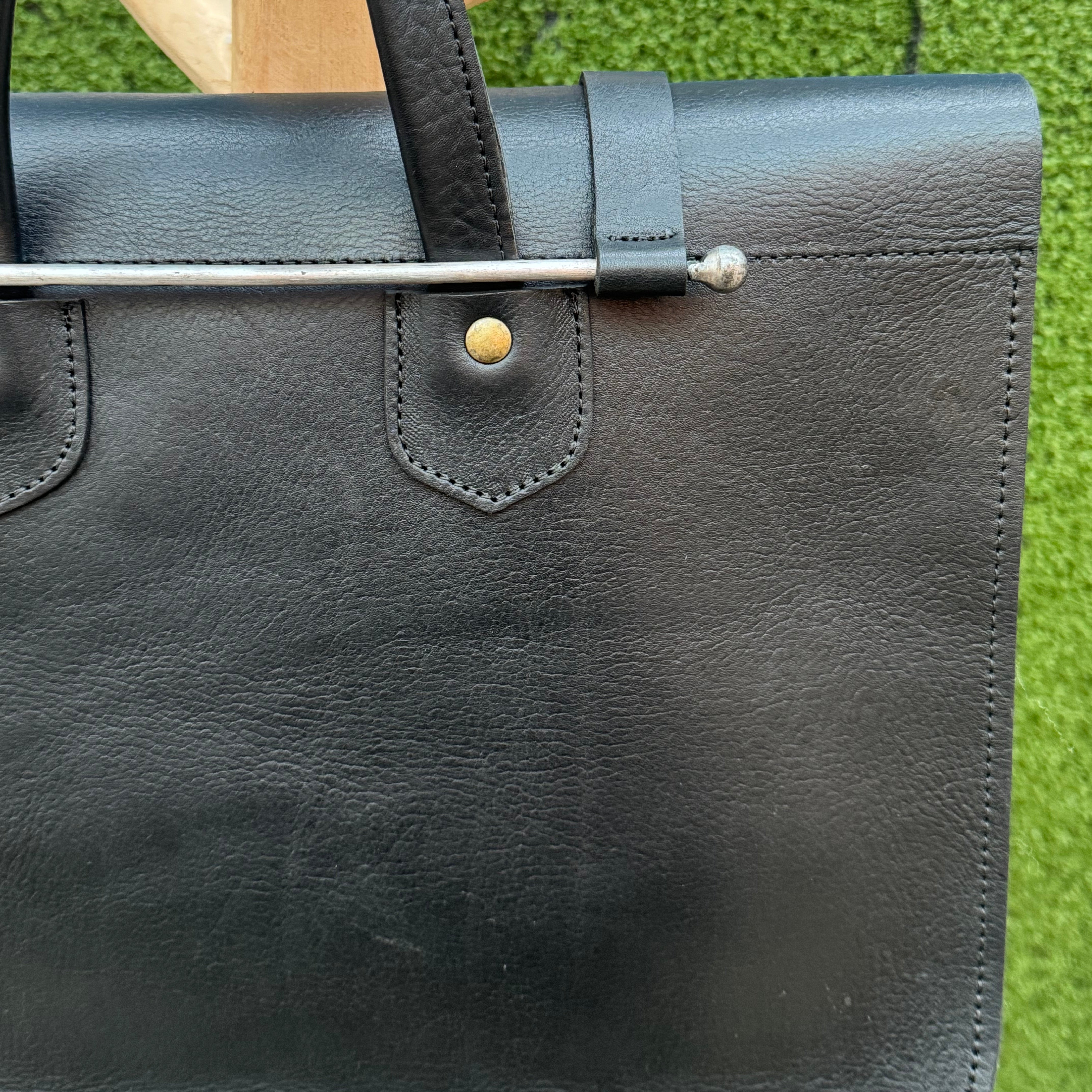 Jordan Messenger Bag – black Full Grain Leather Work Bag