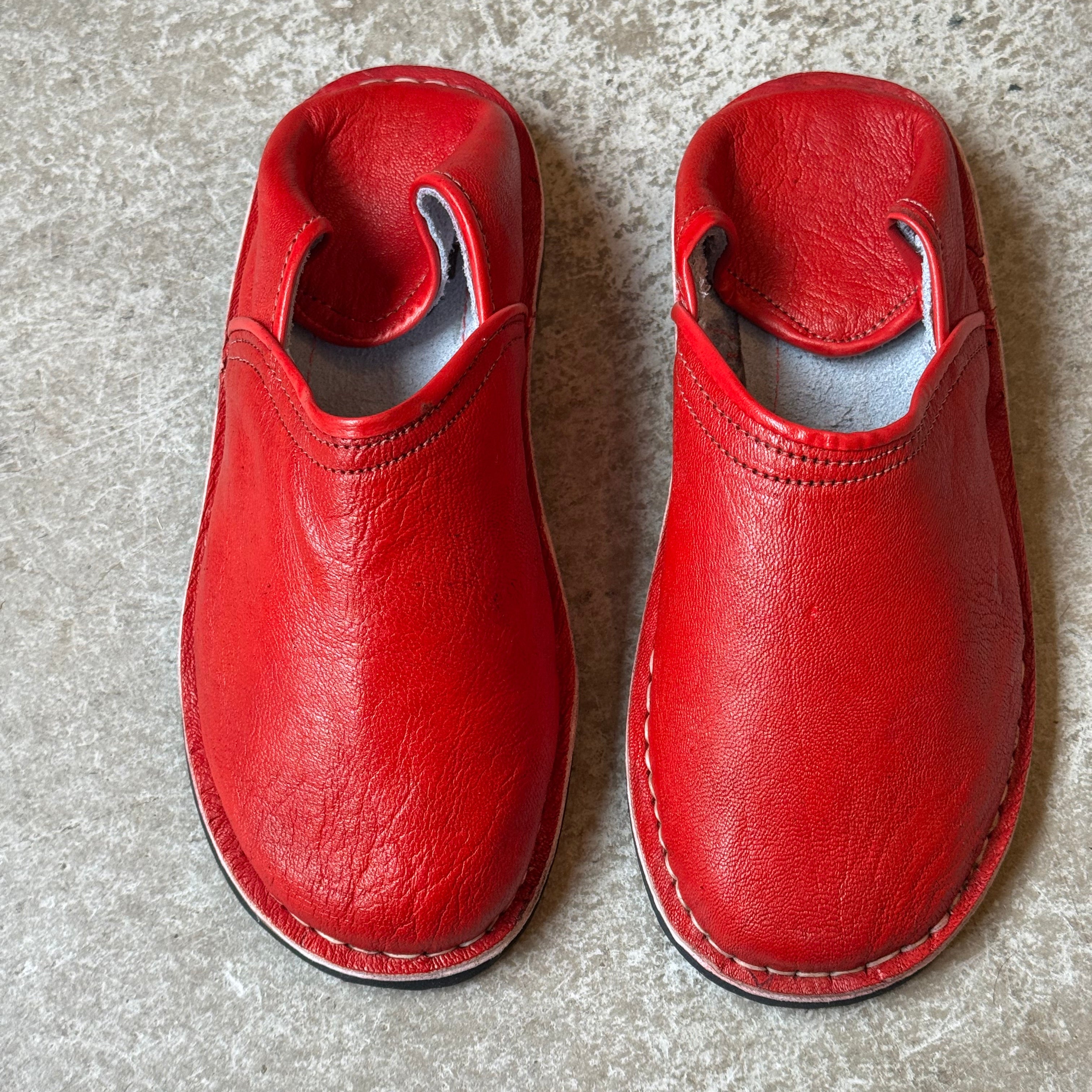Handcrafted Moroccan Leather Babouche Slippers – Unisex Indoor & Outdoor Comfort