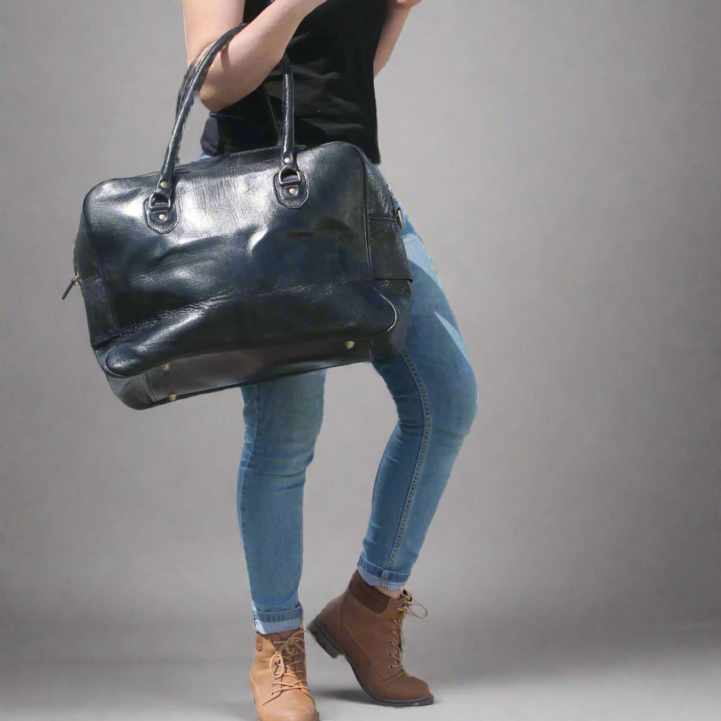 Fred Overnight Bag - Black - Artisan Stories