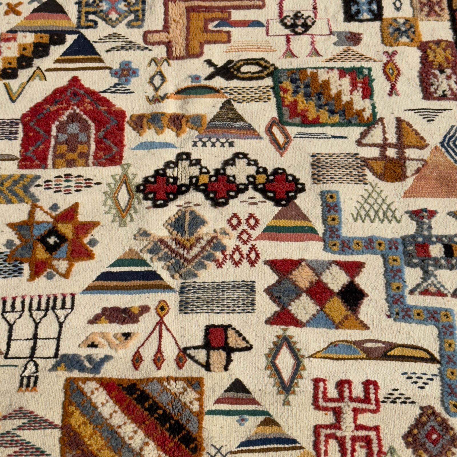 Reversible Taznakht Wool Rug – Berber Symbols | 150 x 118 cm