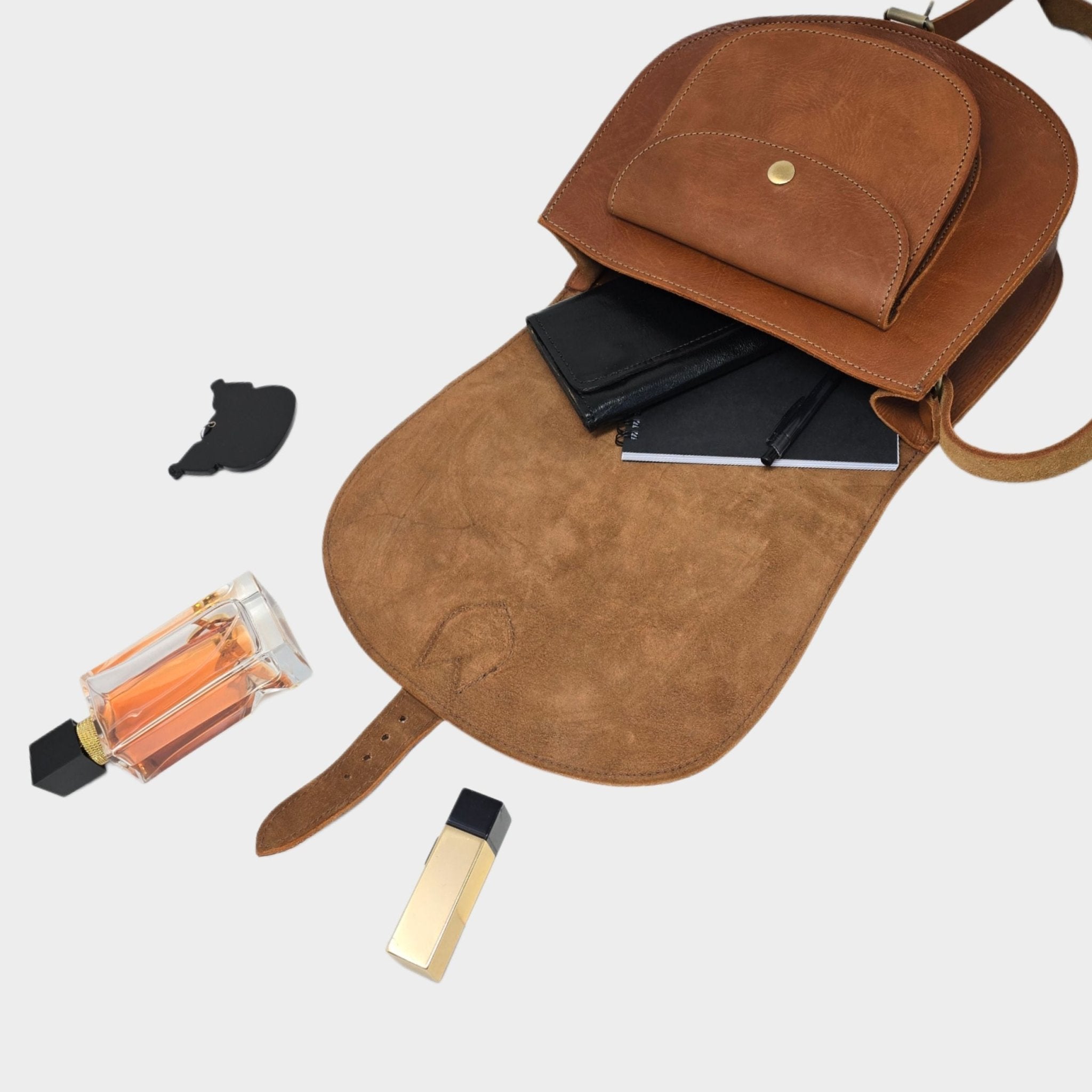 Sam Tan Leather crossbody Saddle Bag - Artisan Stories