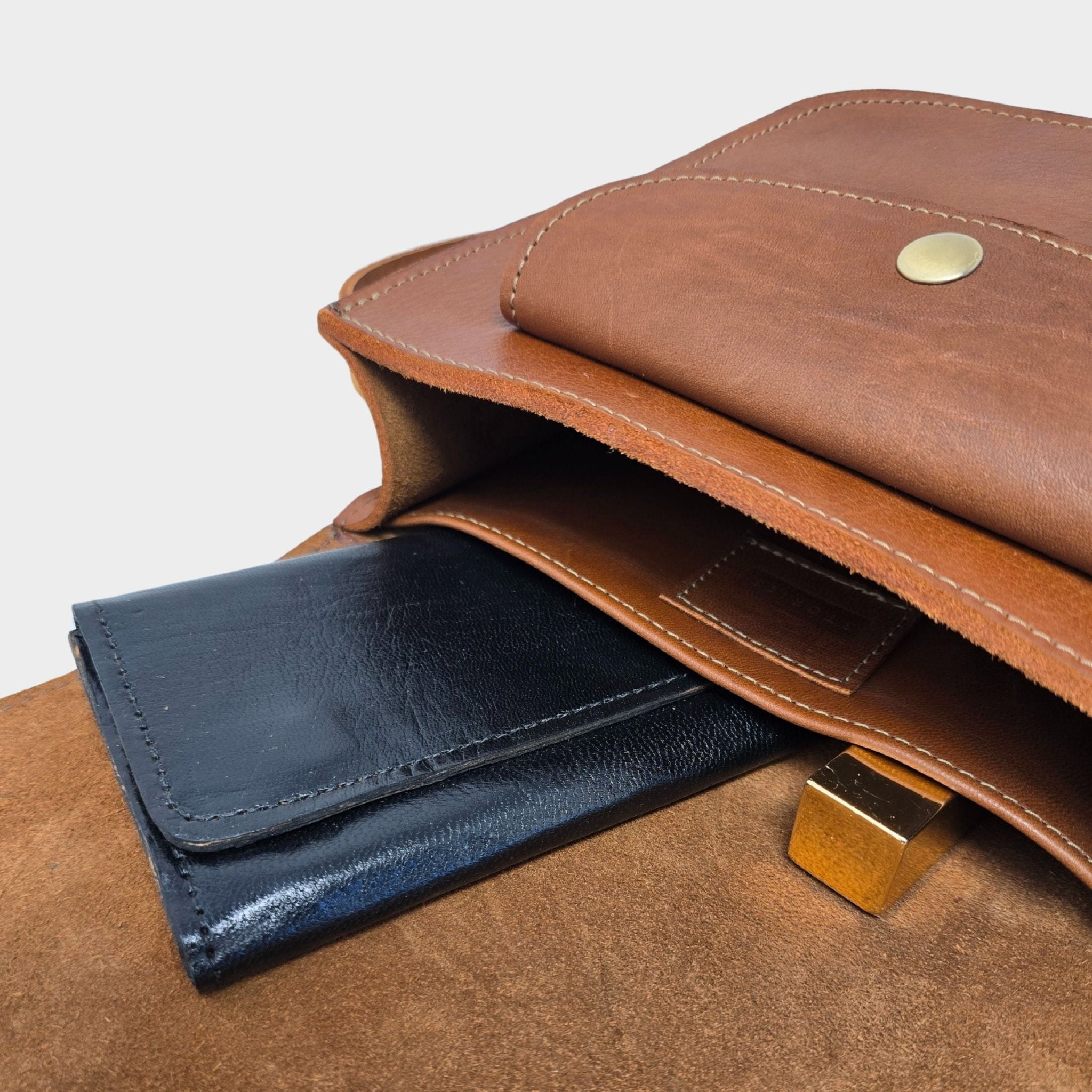 Sam Tan Leather crossbody Saddle Bag - Artisan Stories
