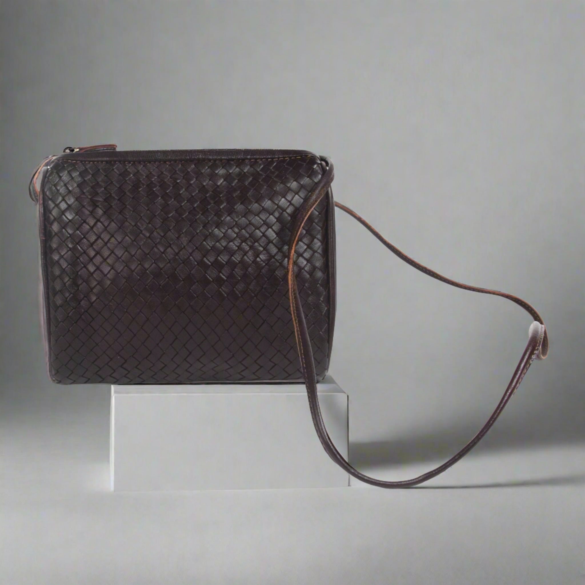 Simone Leather Crossbody bag dark brown - Artisan Stories