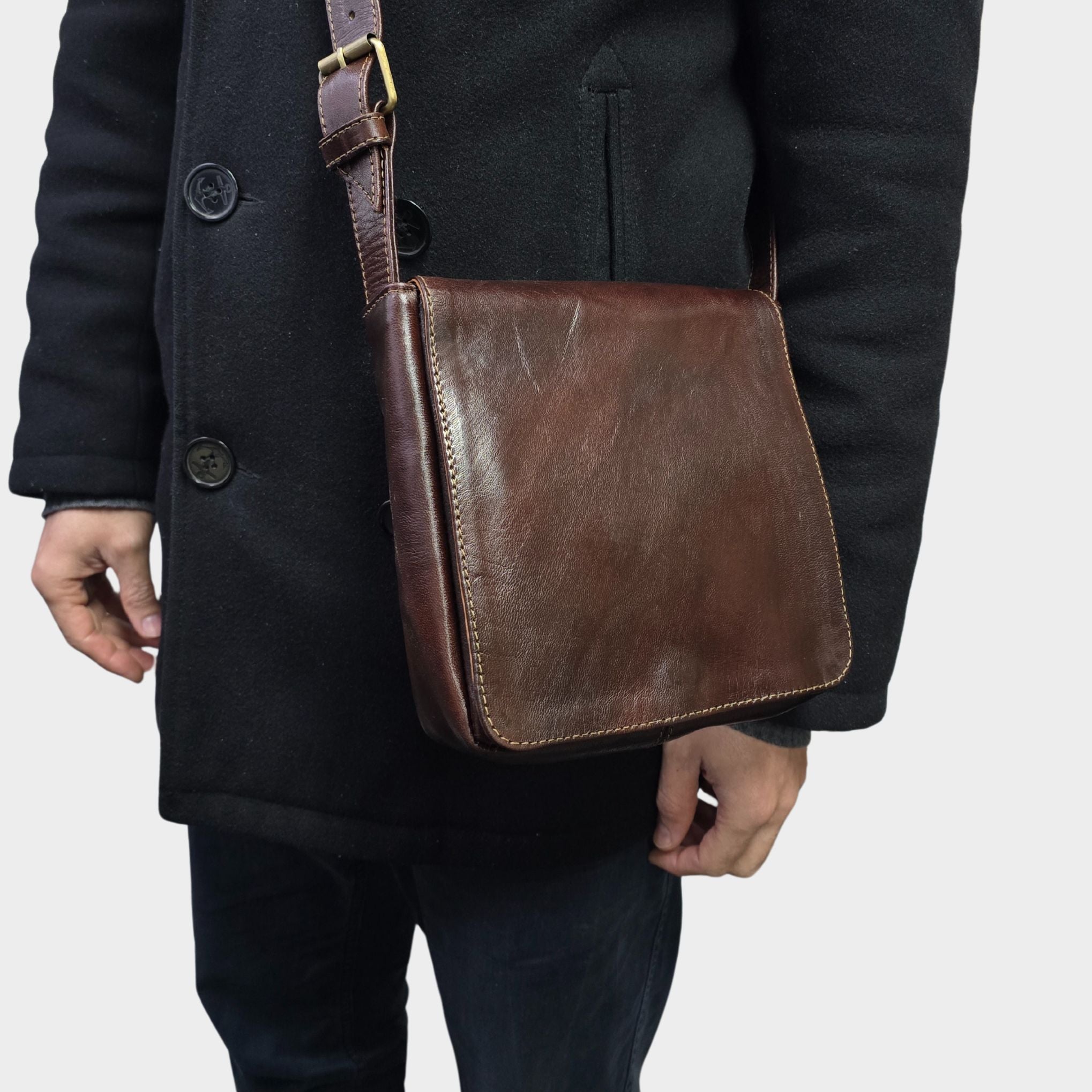 Small harley Dark Brown Leather crossbody Bag - Artisan Stories