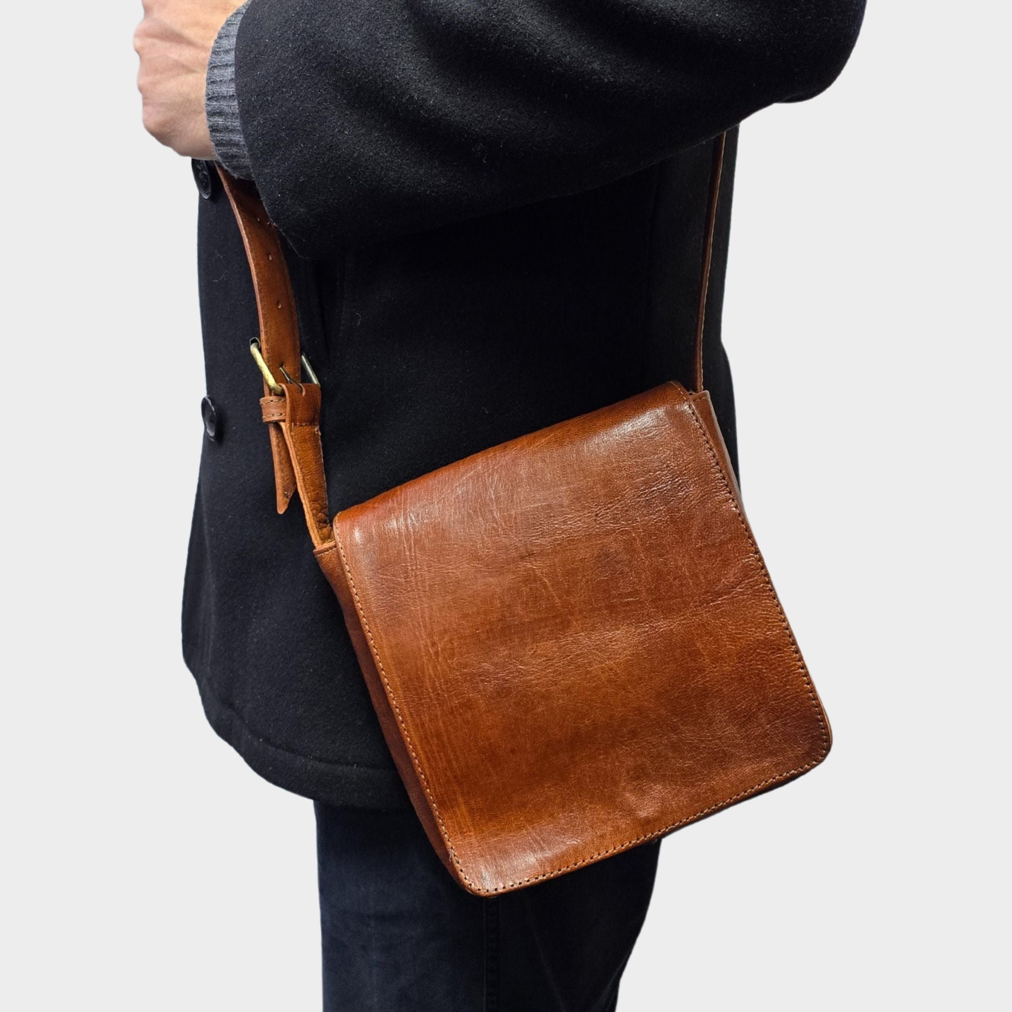 Small Light Brown Harley Leather Bag - Artisan Stories