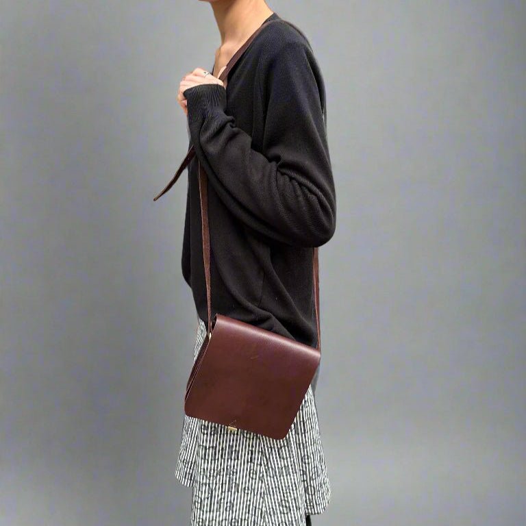 Unisex small leather Messenger Bag - dark brown - Artisan Stories