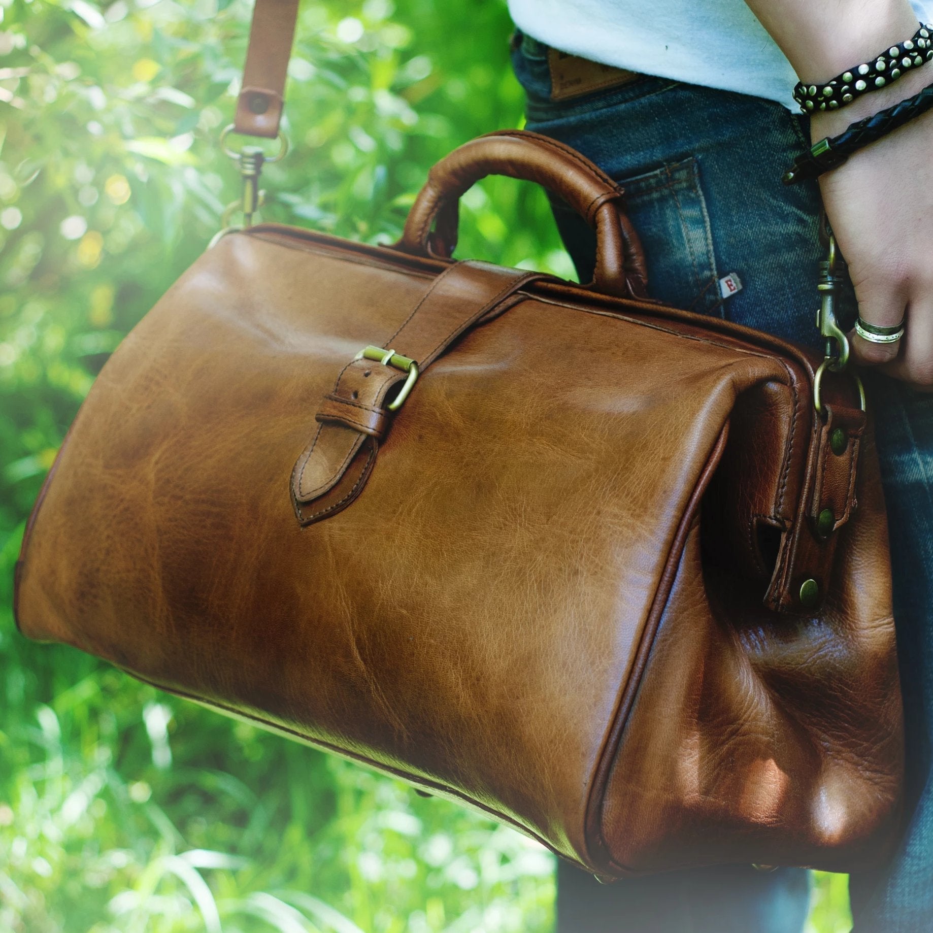 Doctor Bag - Tan - Artisan Stories