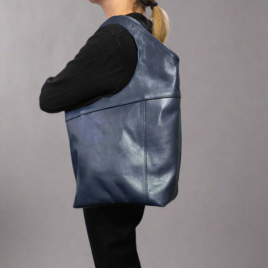 Bob Leather Tote Navy Blue