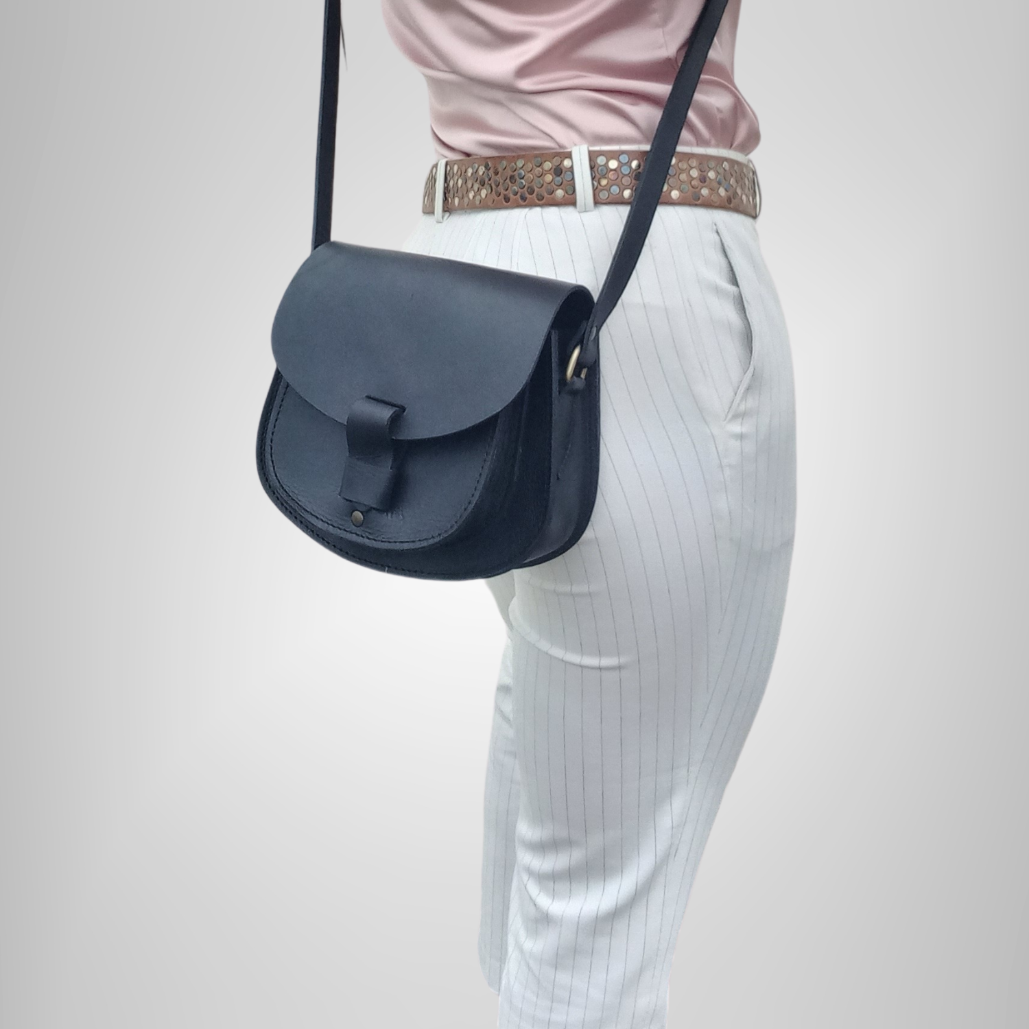 Black leather saddle bag uk hotsell