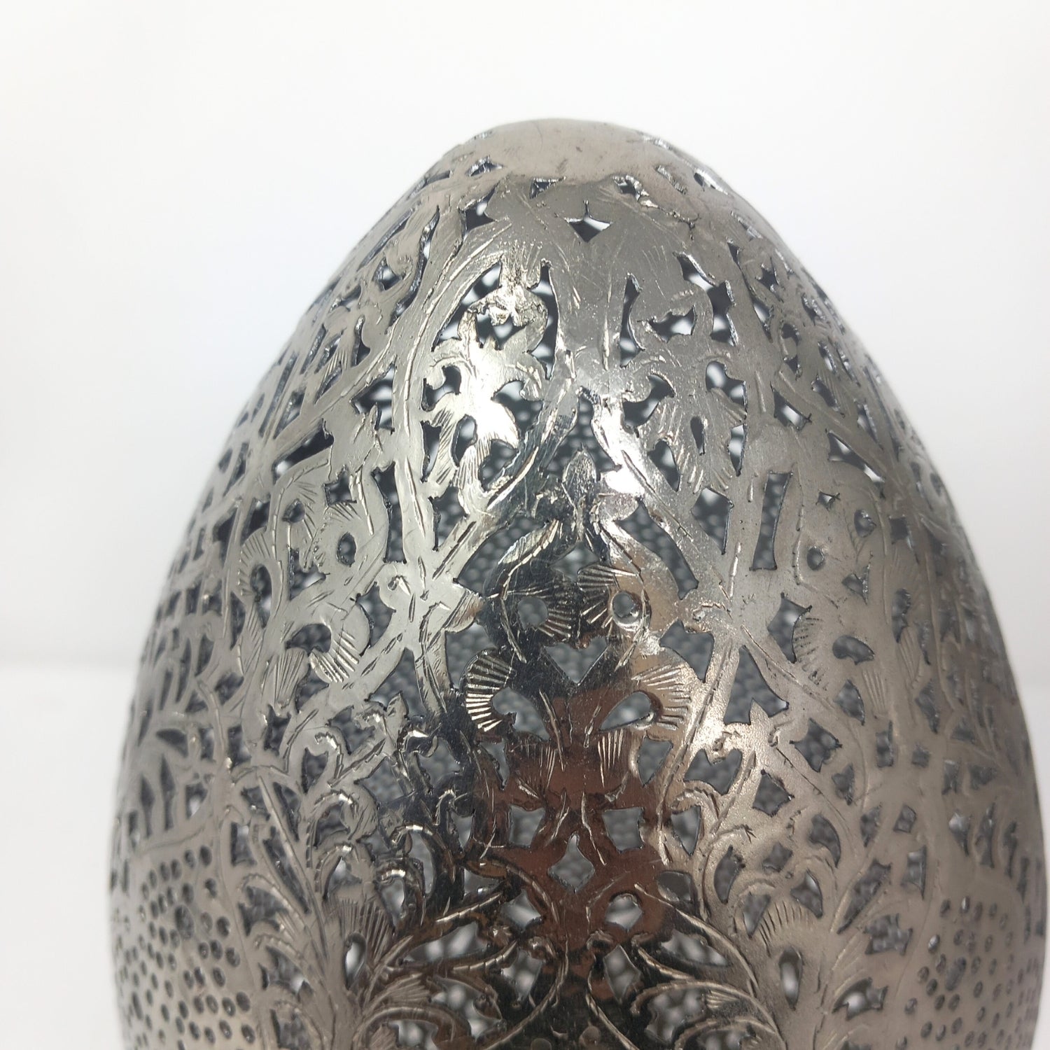 Silver Brass patterned Filigree table lamp egg shape