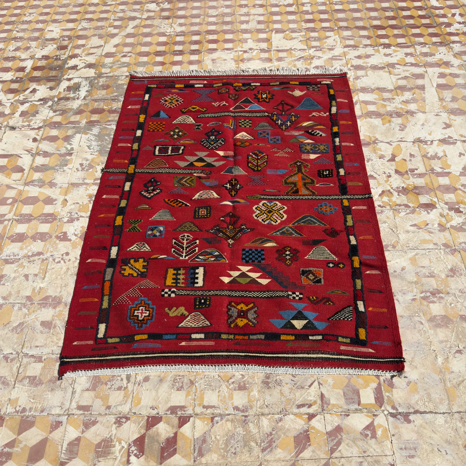 Handwoven Taznakht Wool Rug – 163x120 cm | Rich Red Berber Motifs