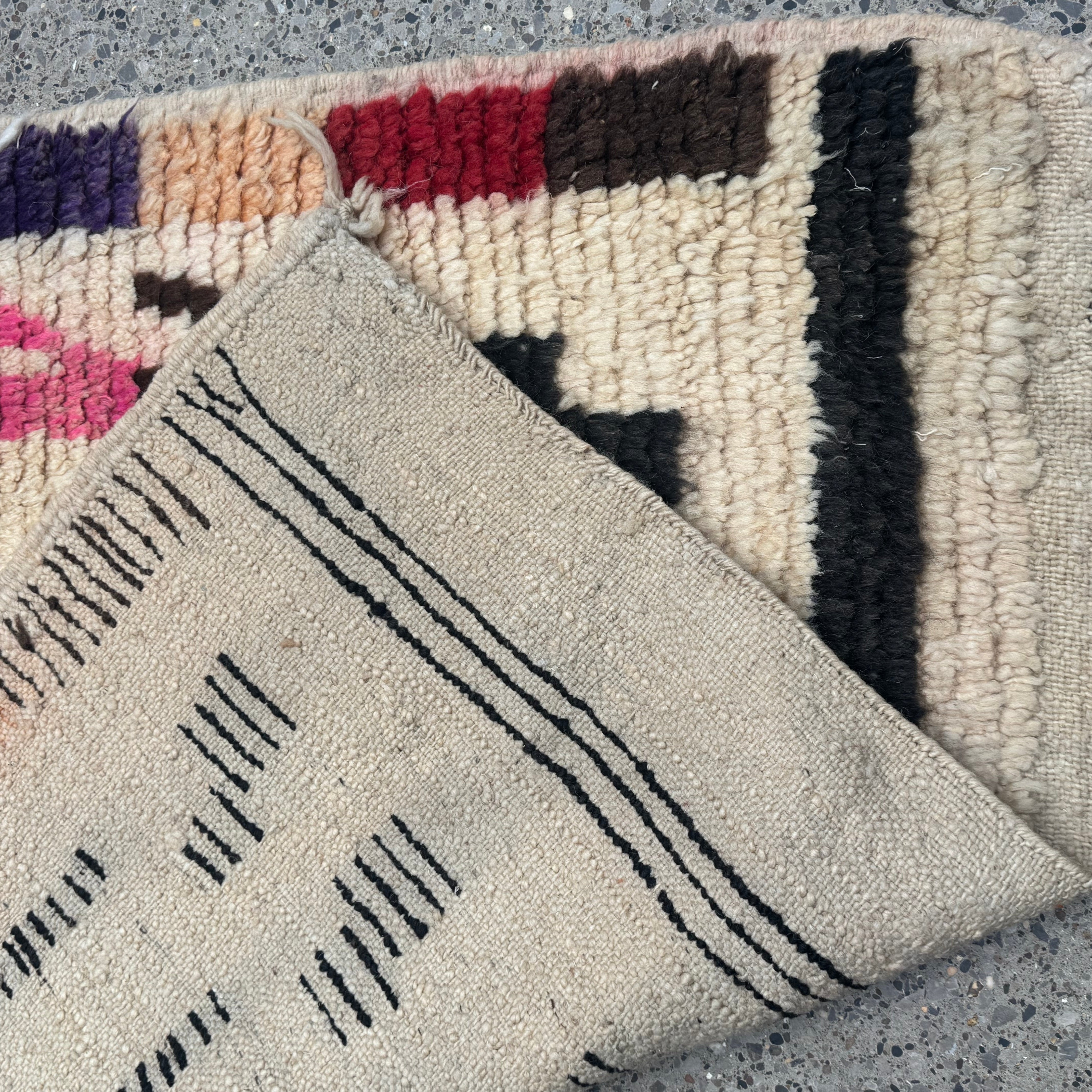 Boujaad Wool rug "Tribal Figures" 167 x 100 cm