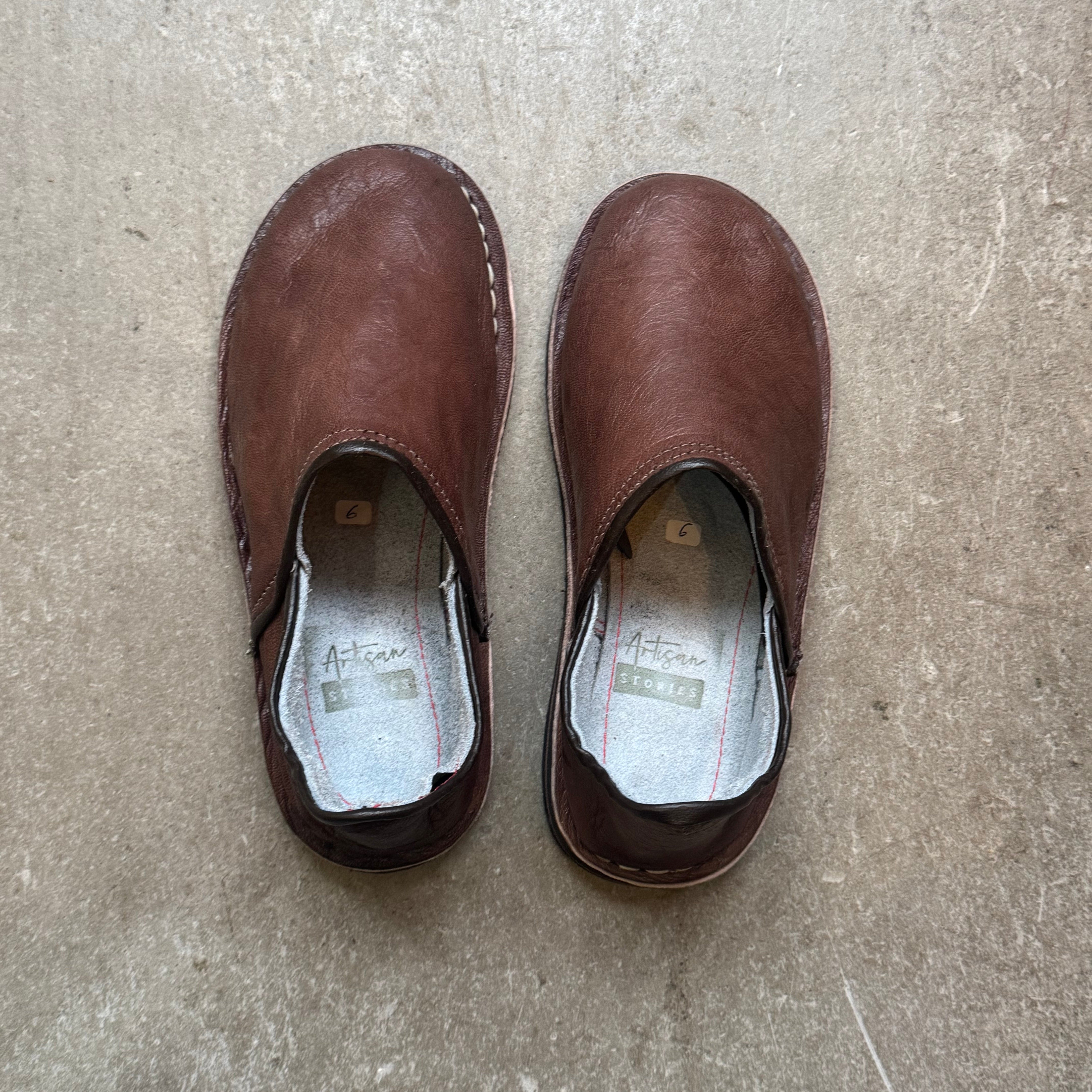 Handcrafted Moroccan Leather Babouche Slippers – Unisex Indoor & Outdoor Comfort