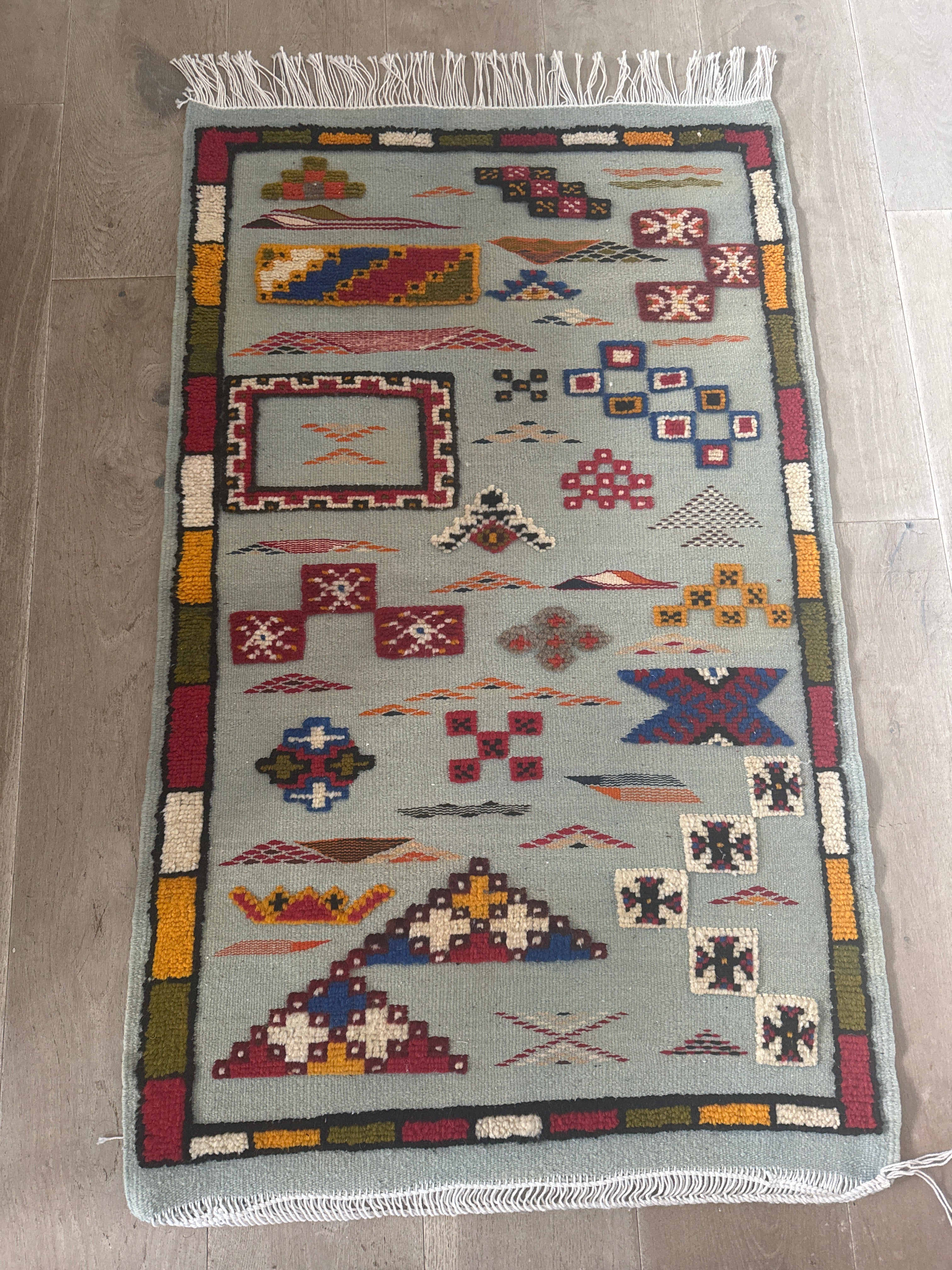 Authentic Handwoven Taznakht Rug – 116 x 70 cm