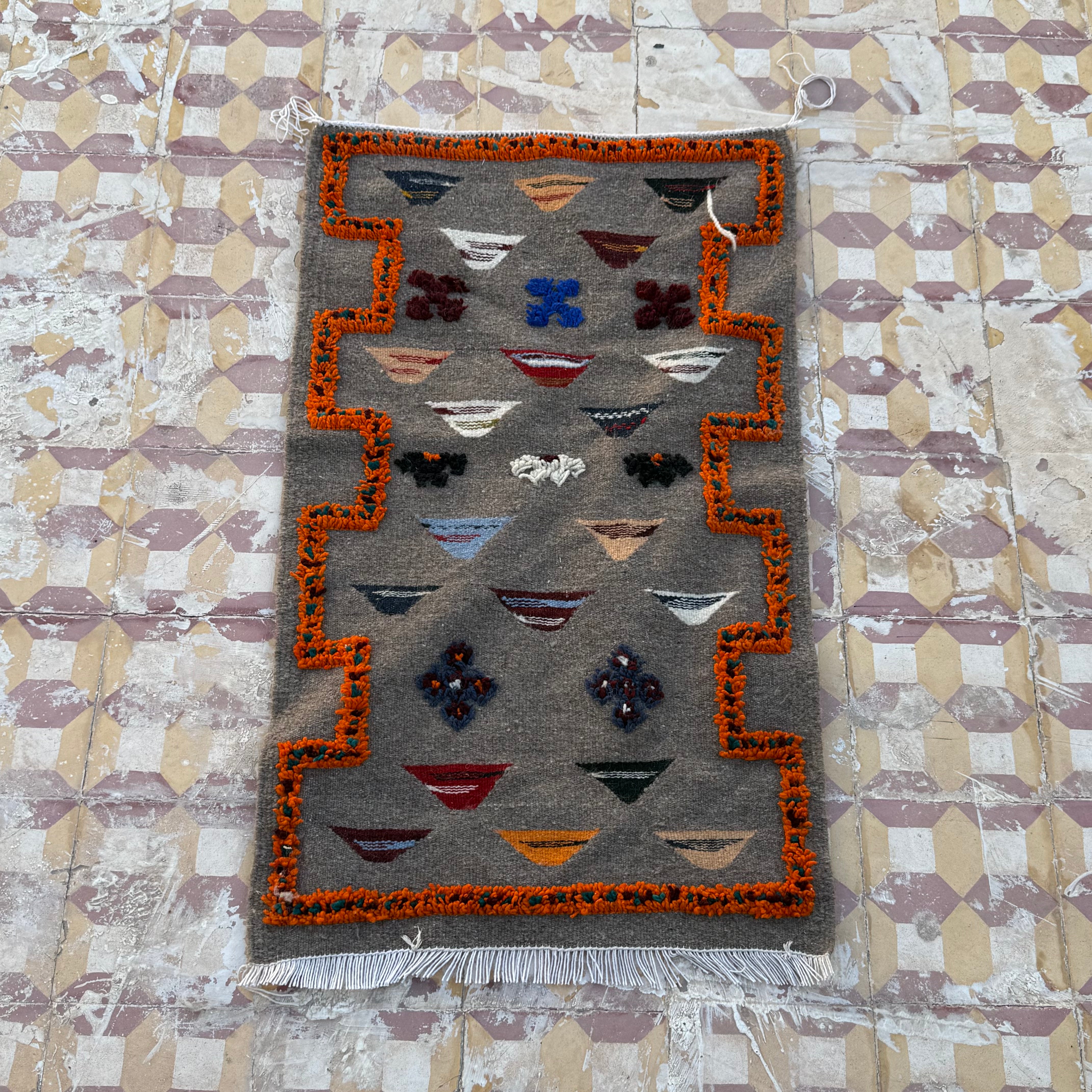 Taznakht Rug – Ember Grey – Small
