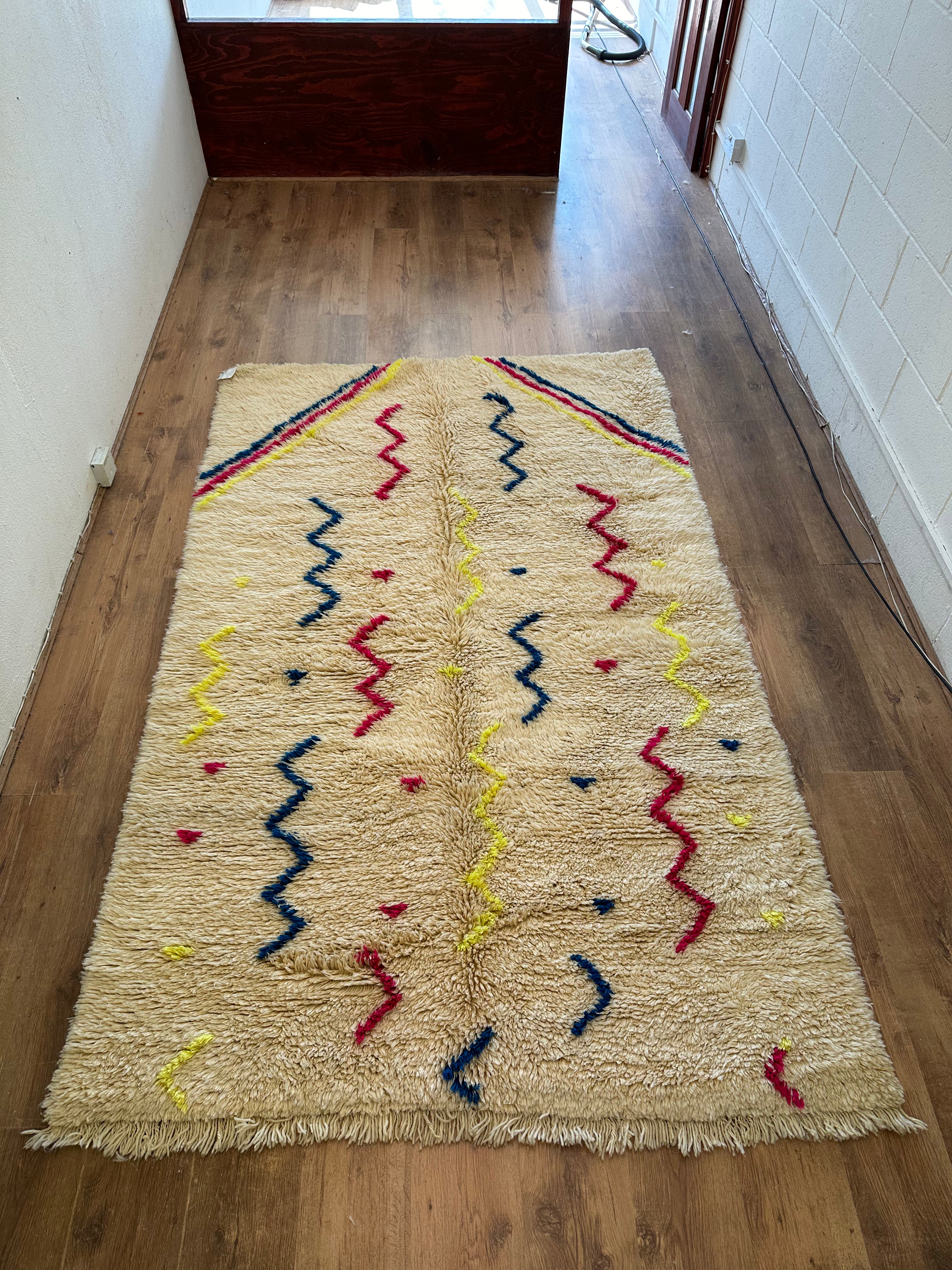 BENI OURAIN RUG 255 X 155 CM - Artisan Stories 