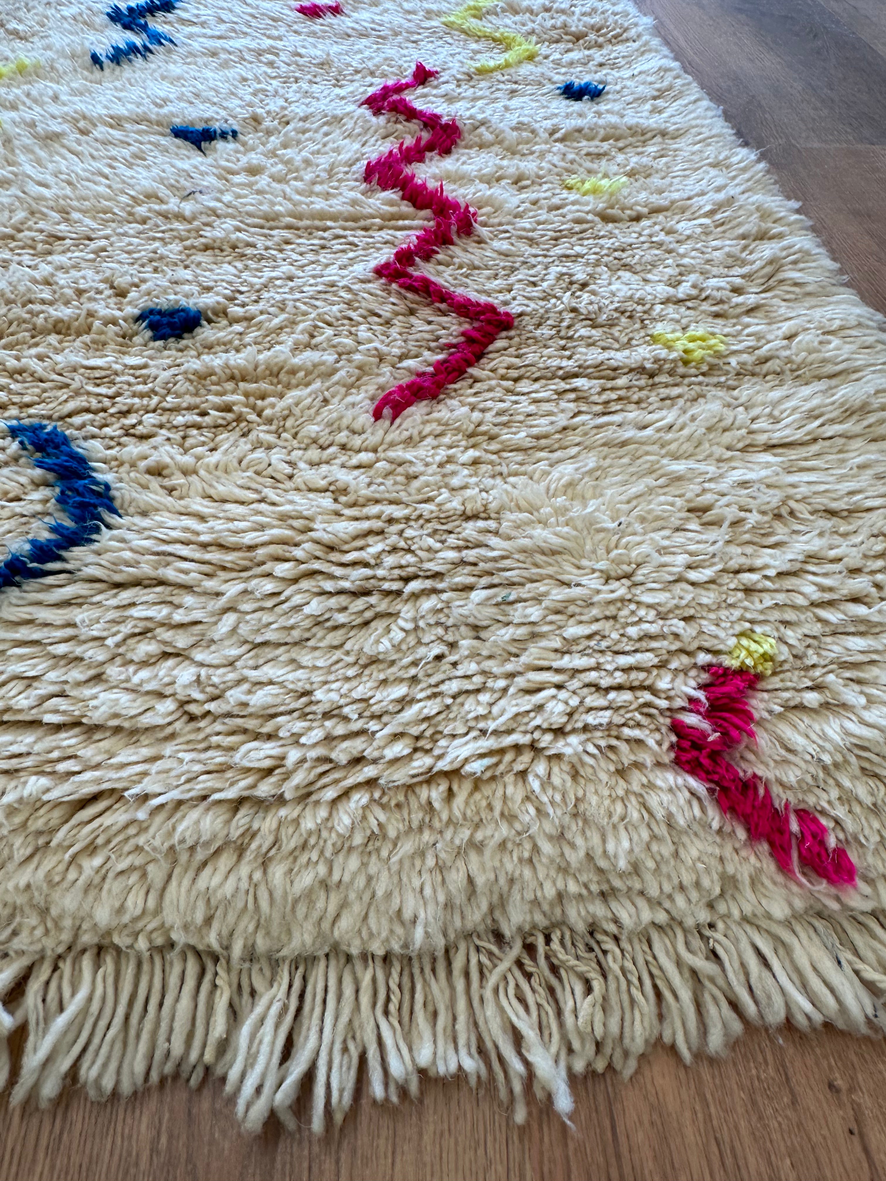 BENI OURAIN RUG 255 X 155 CM - Artisan Stories 