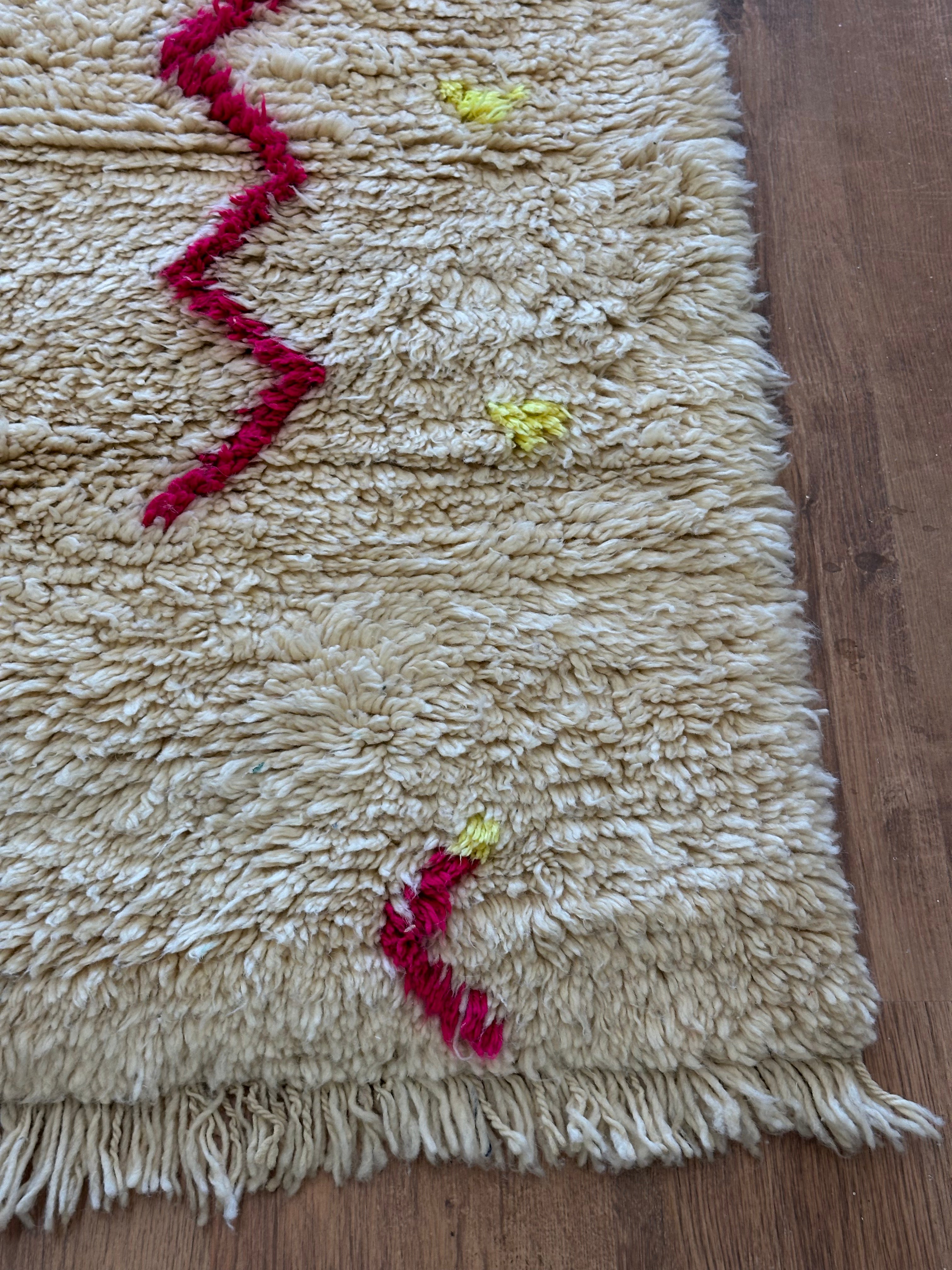 BENI OURAIN RUG 255 X 155 CM - Artisan Stories 