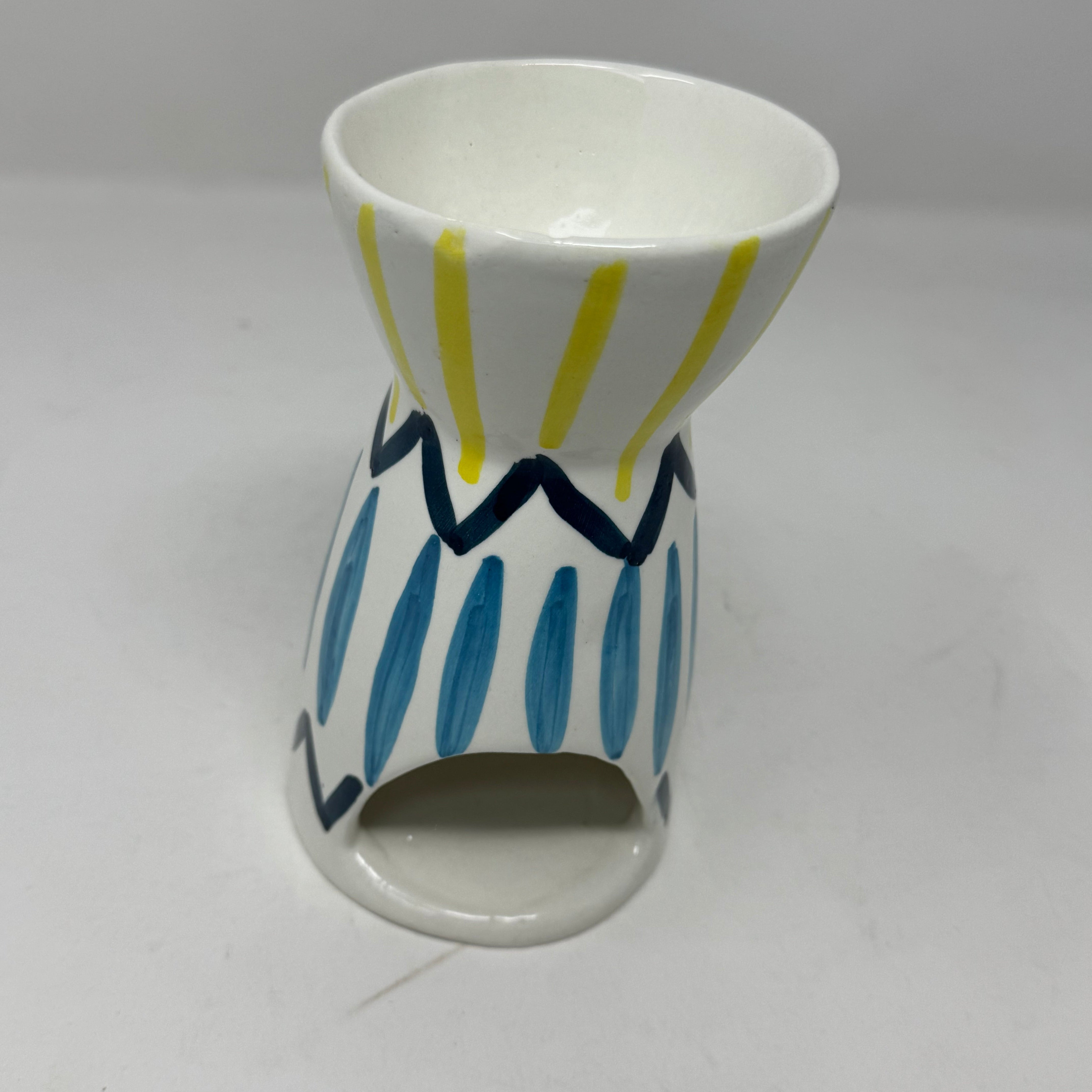 Hand-Painted Ceramic Oil Burner – Artisan Design