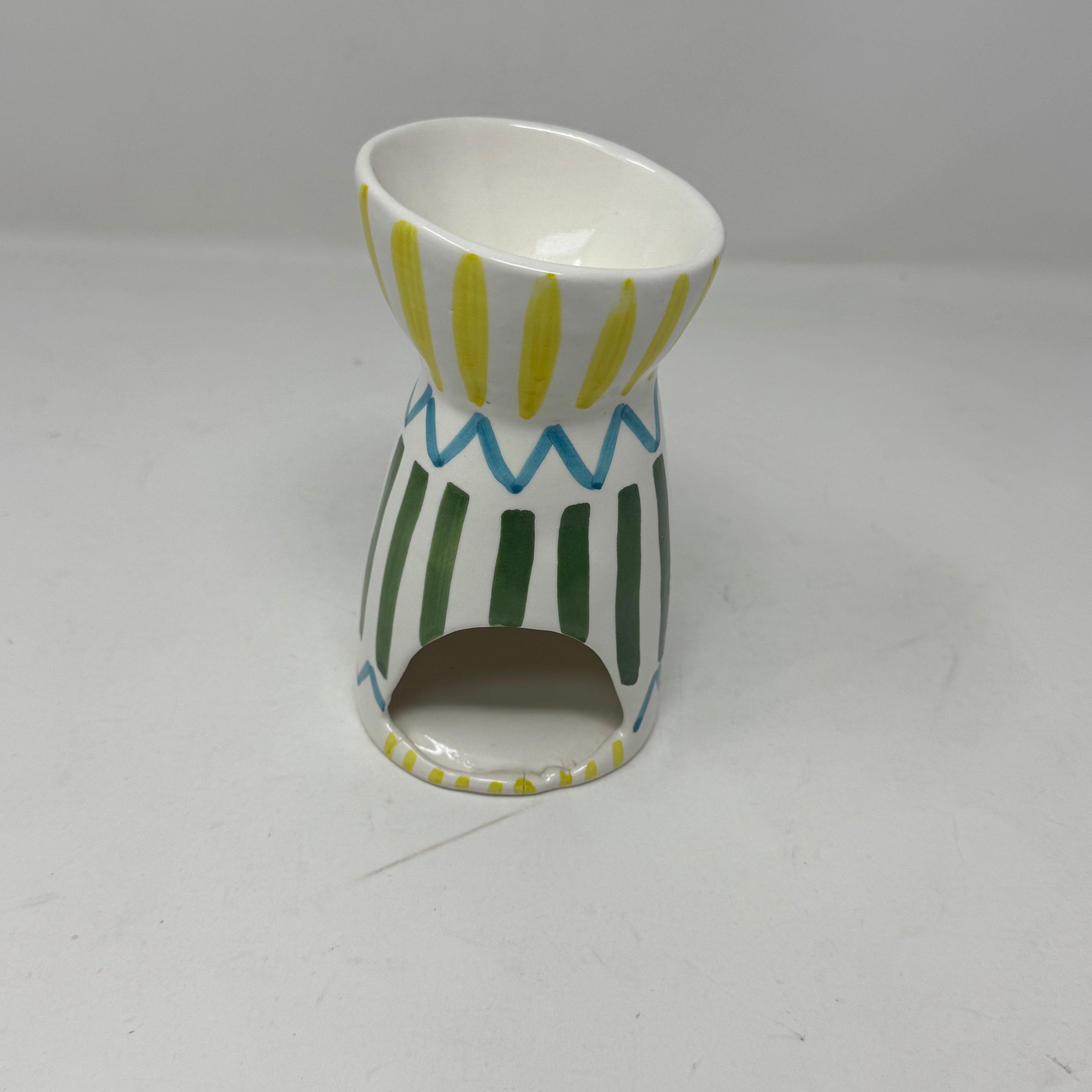 Hand-Painted Ceramic Oil Burner – Artisan Design