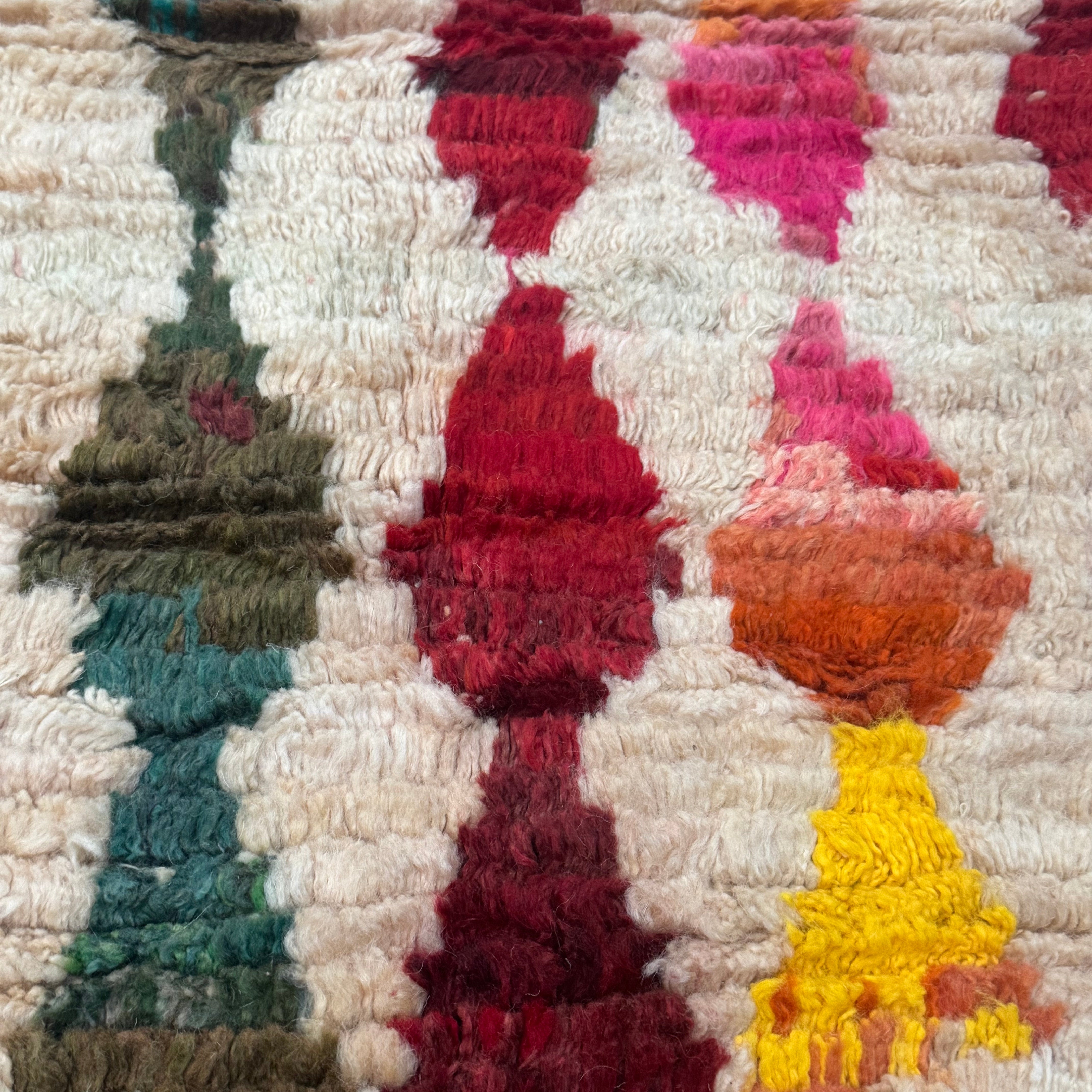 Boujaad Wool Rug “Rhythmic Totems” – 145 × 90 cm