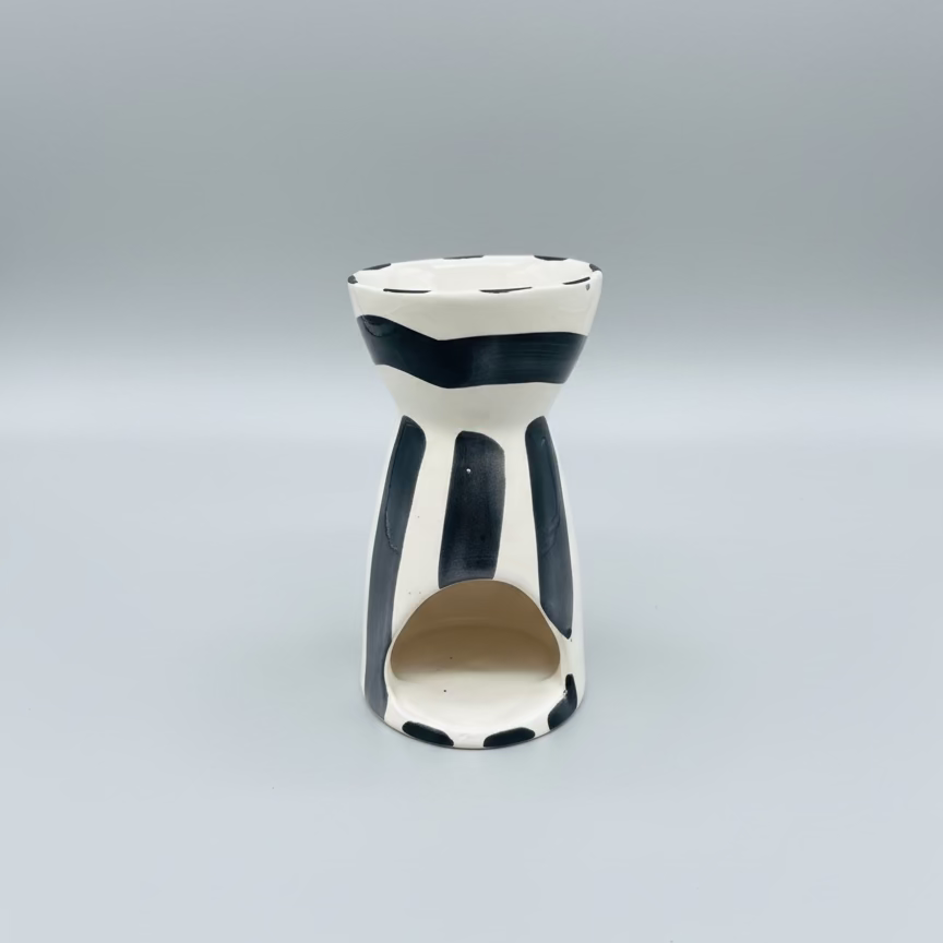Hand-Painted Ceramic Oil Burner – Artisan Design