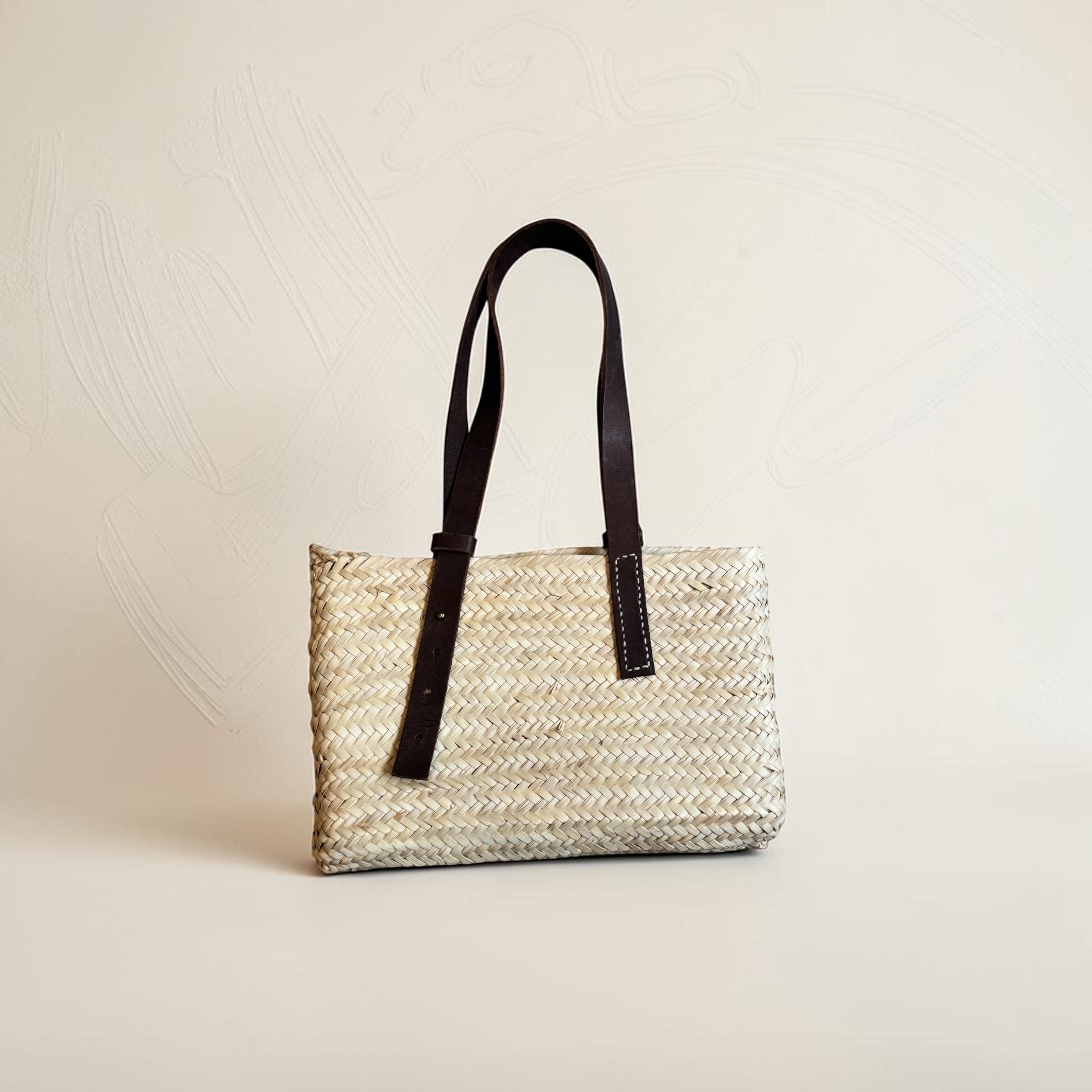 Pochette en paille tissée à la main avec sangle