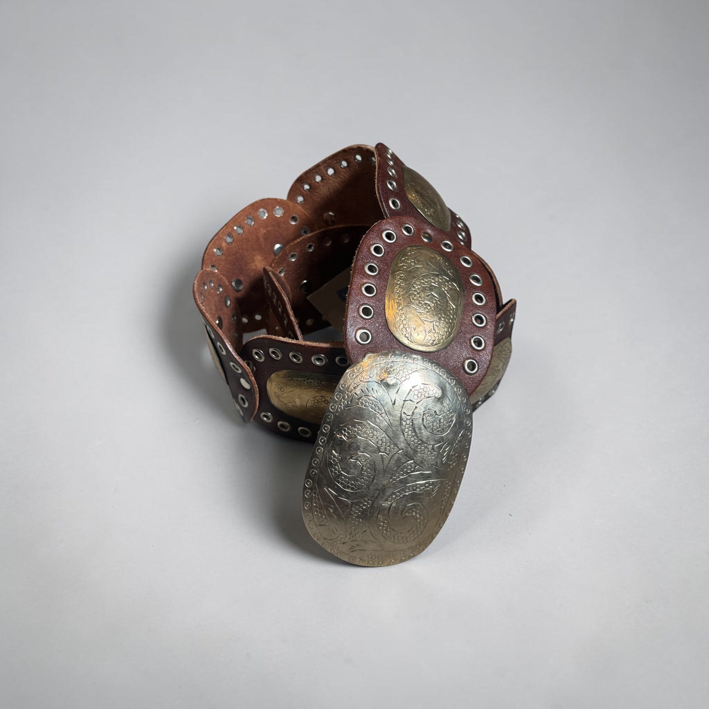 Artisan Oval Disc Leather Belt in Dark Brown