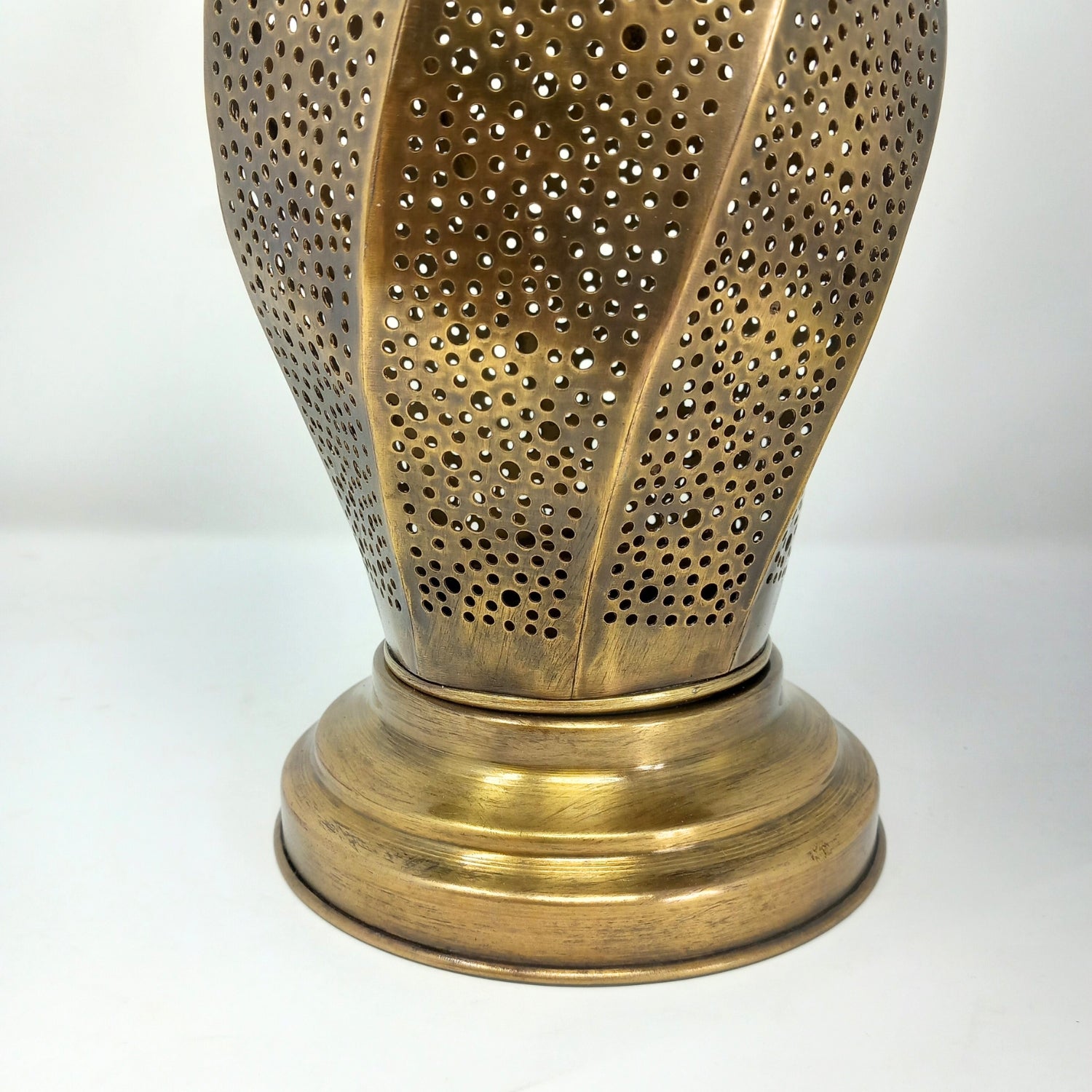 Antique Brass Brass dot Filigree Spiral table lamp - Artisan Stories