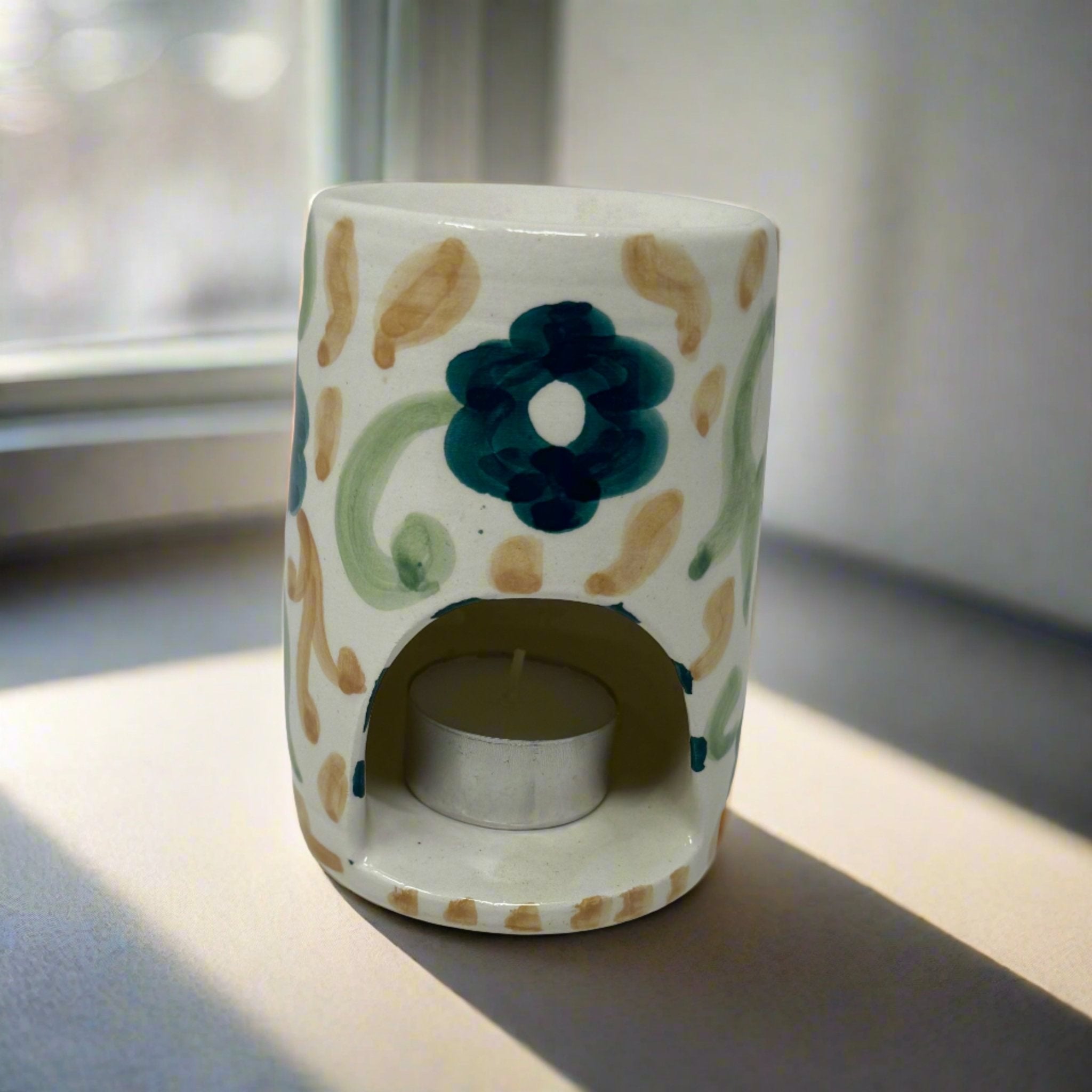 Ceramic Daisy brown oil burner - Artisan Stories