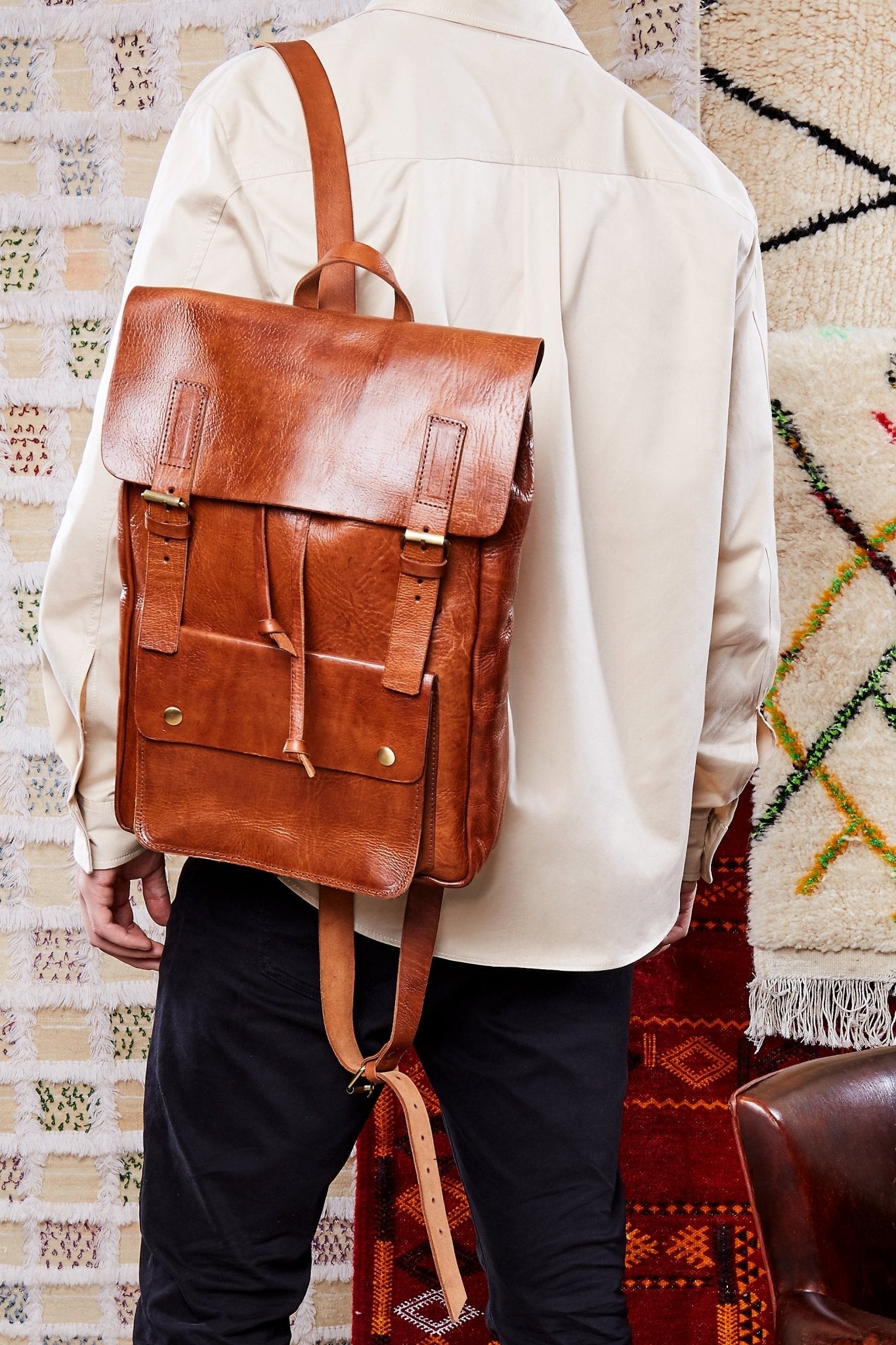 Charlie leather Backpack light brown - Artisan Stories