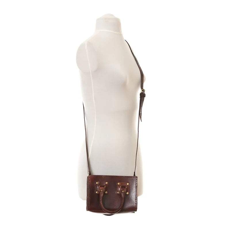 Hellbraune Lederbox-Handtasche – Vintage-inspiriertes & zeitloses Design