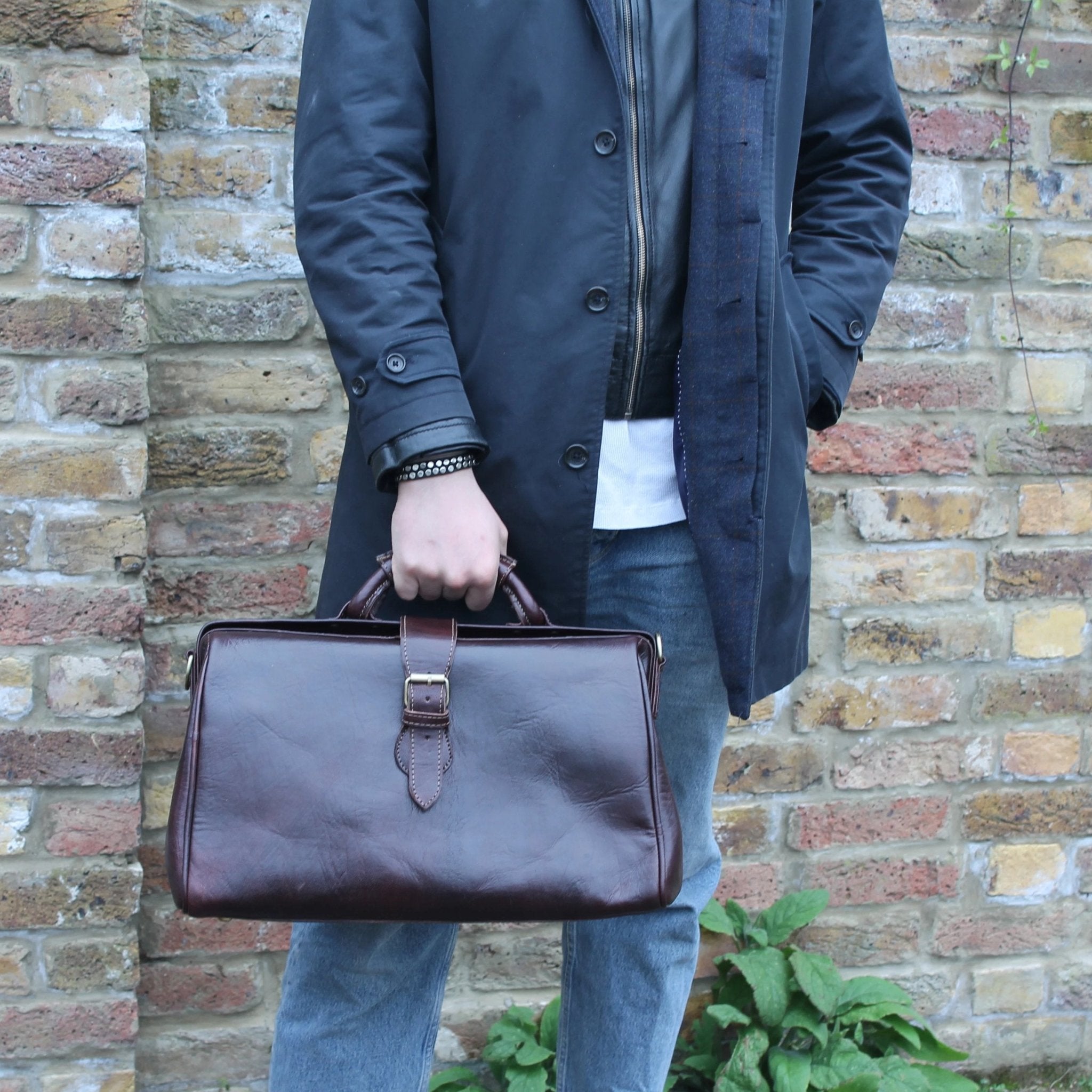 Dark brown Doctor Bag - Artisan Stories