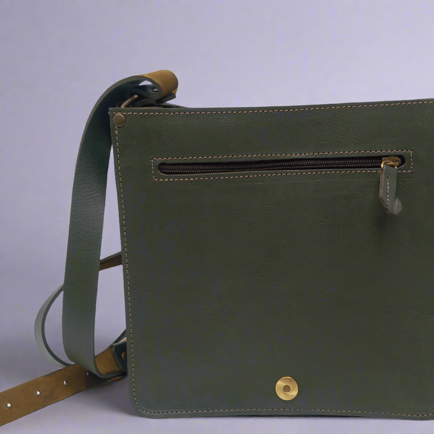 Green leather Midi Messenger Bag - Artisan Stories