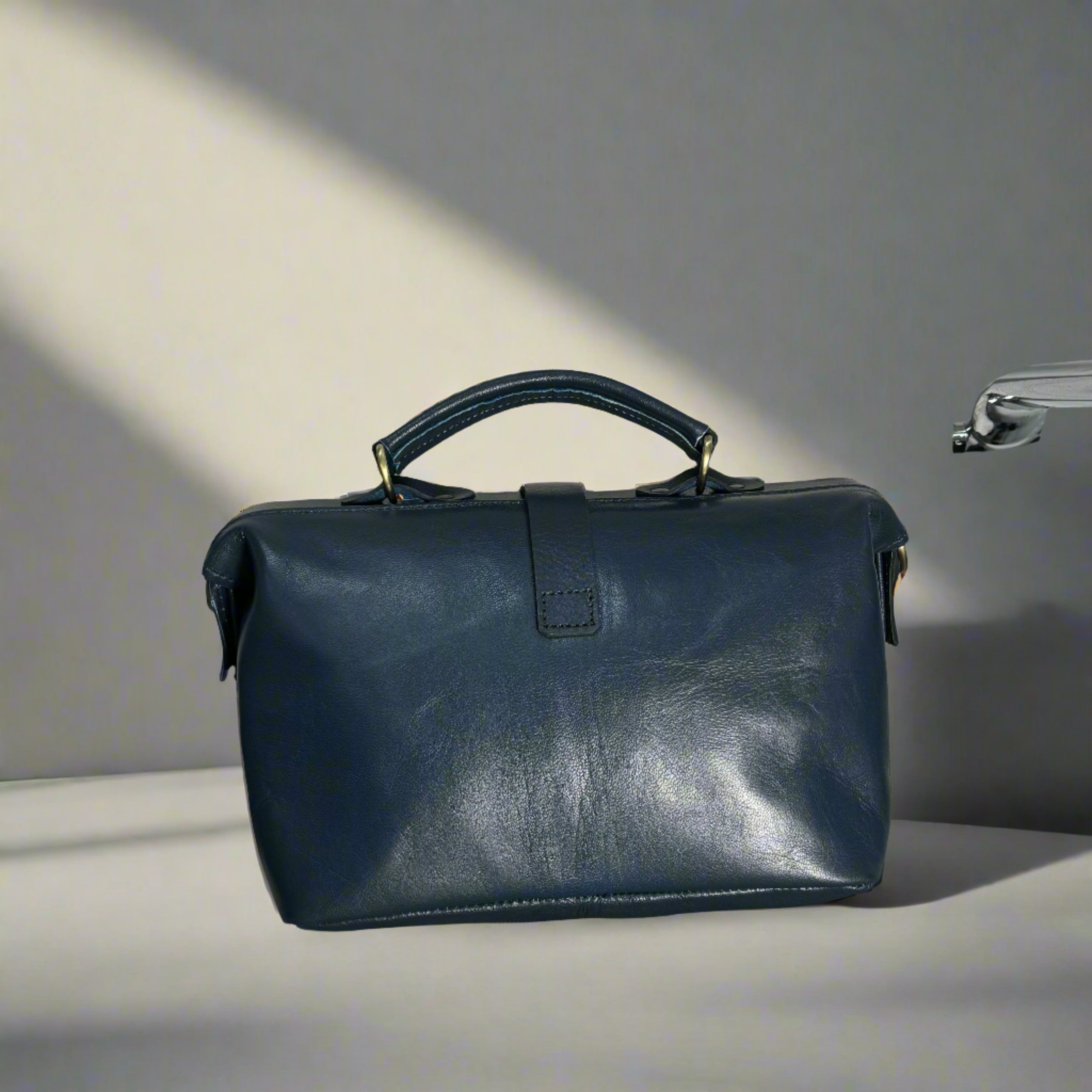 Petit sac docteur en cuir bleu