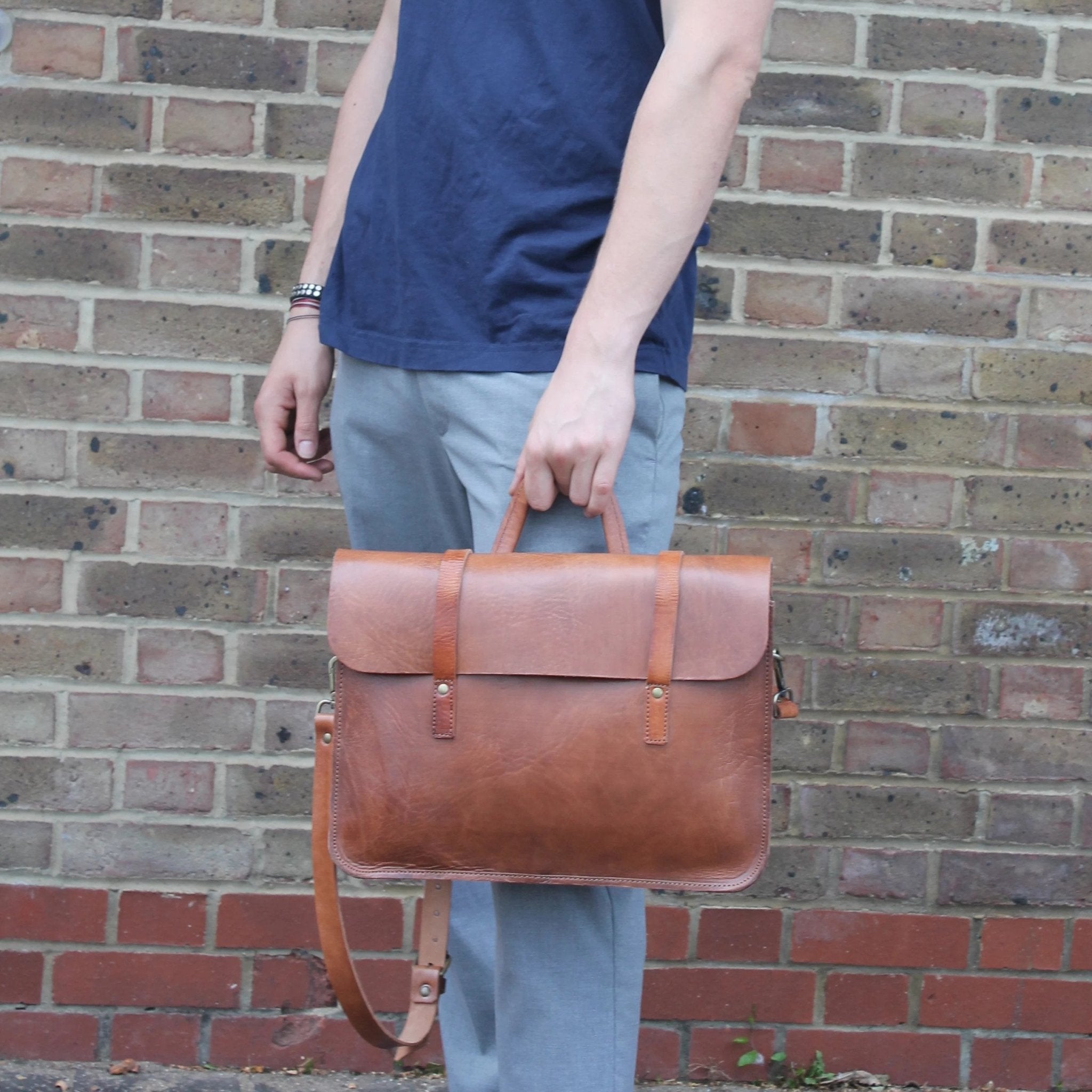 Jordan Leather messenger Bag tan - Artisan Stories