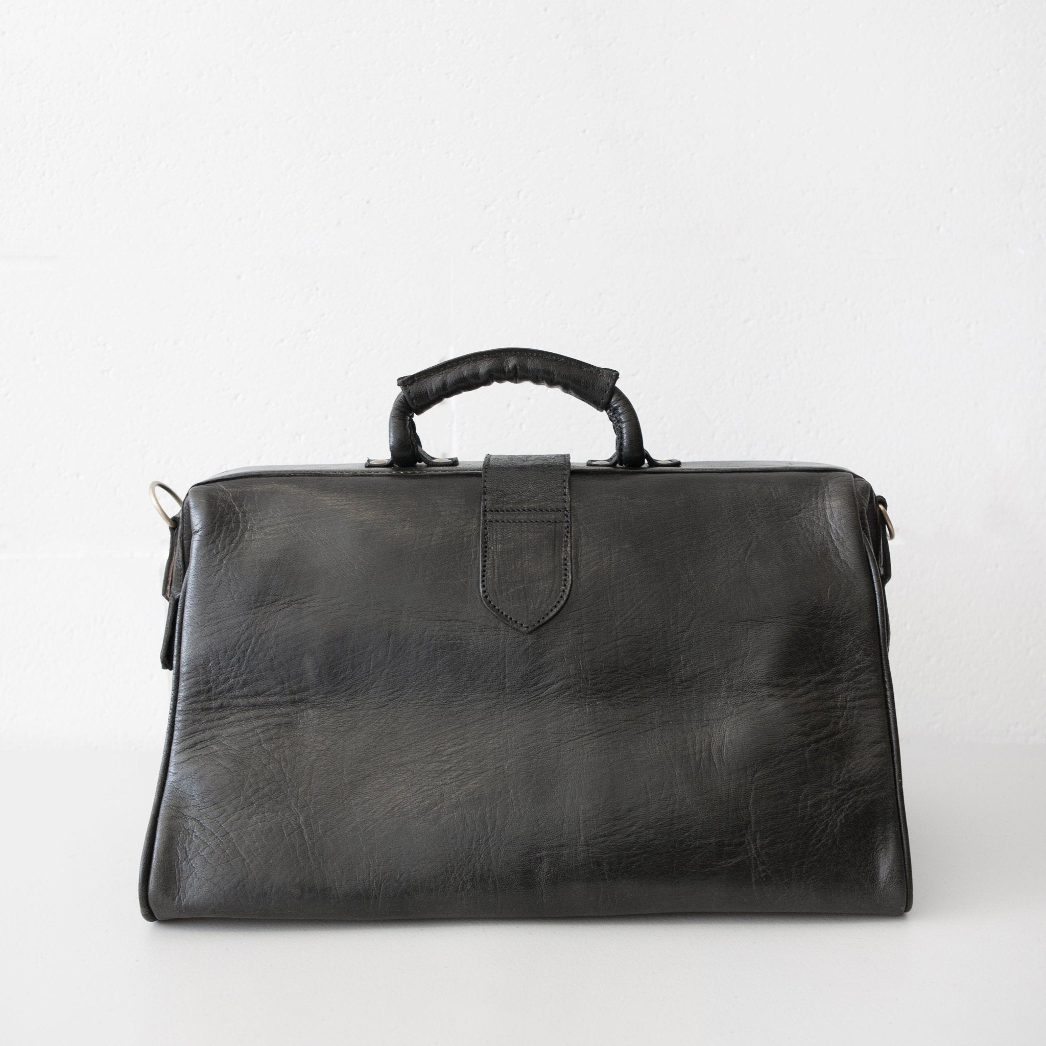 Leather overnight Doctor Bag - Black - Artisan Stories