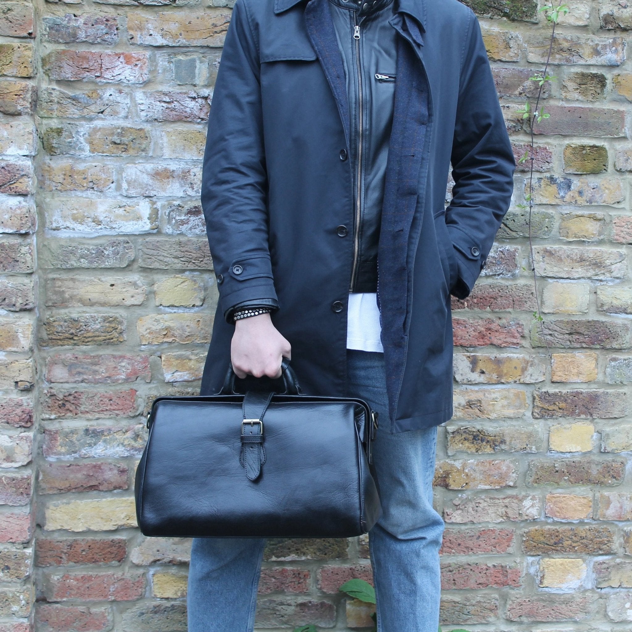 Leather overnight Doctor Bag - Black - Artisan Stories