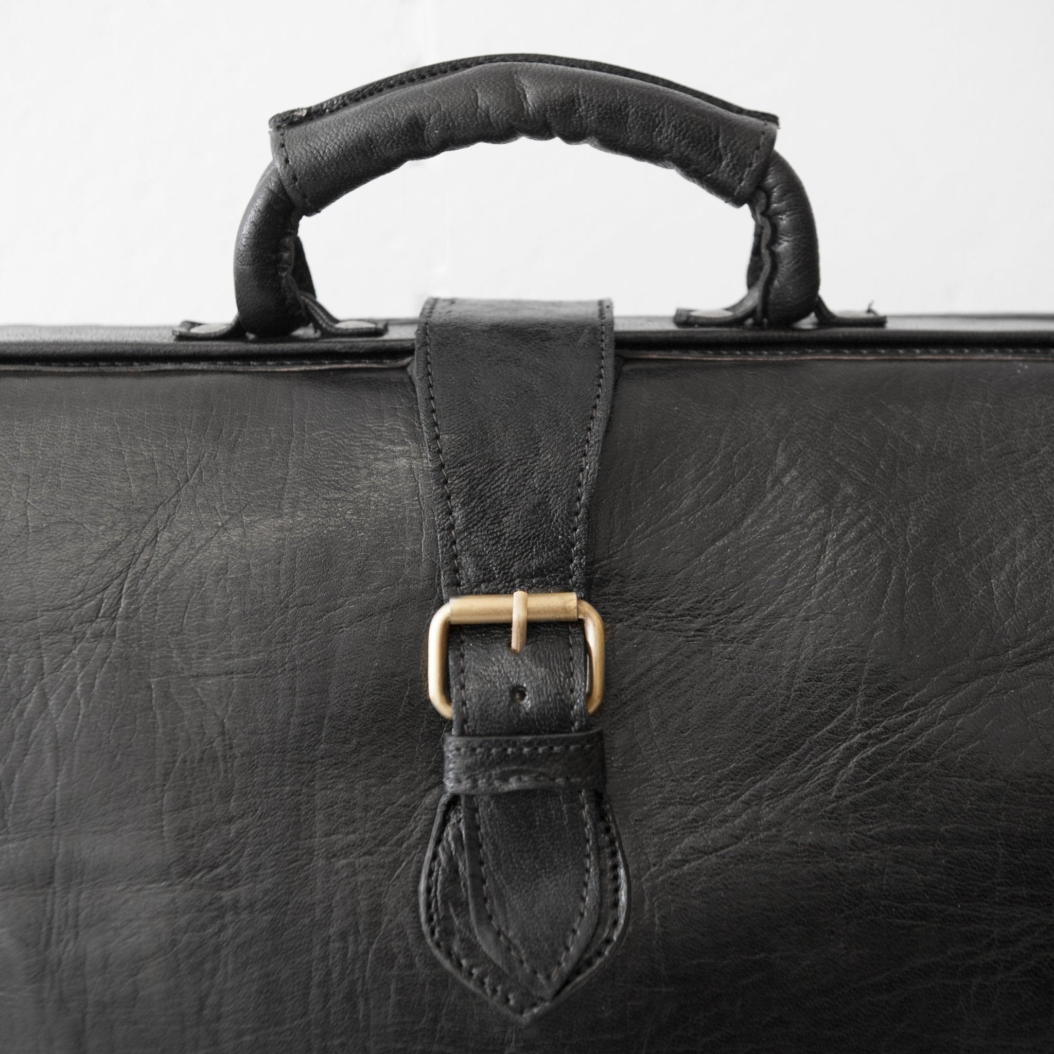 Leather overnight Doctor Bag - Black - Artisan Stories