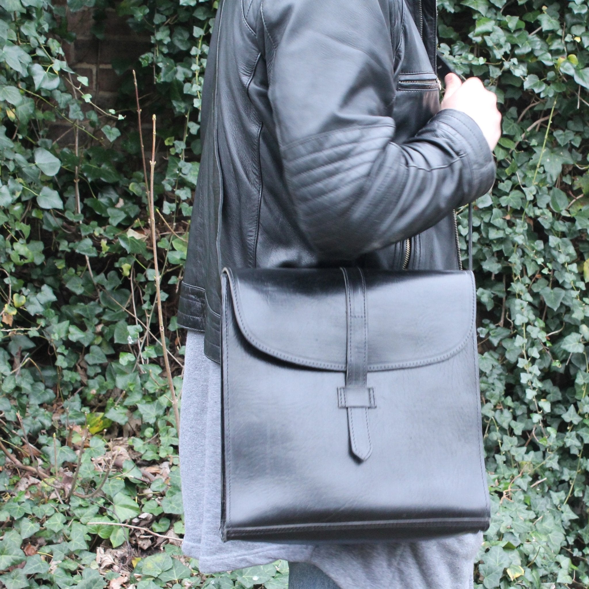 Nico Leather Black Messenger Bag - Artisan Stories