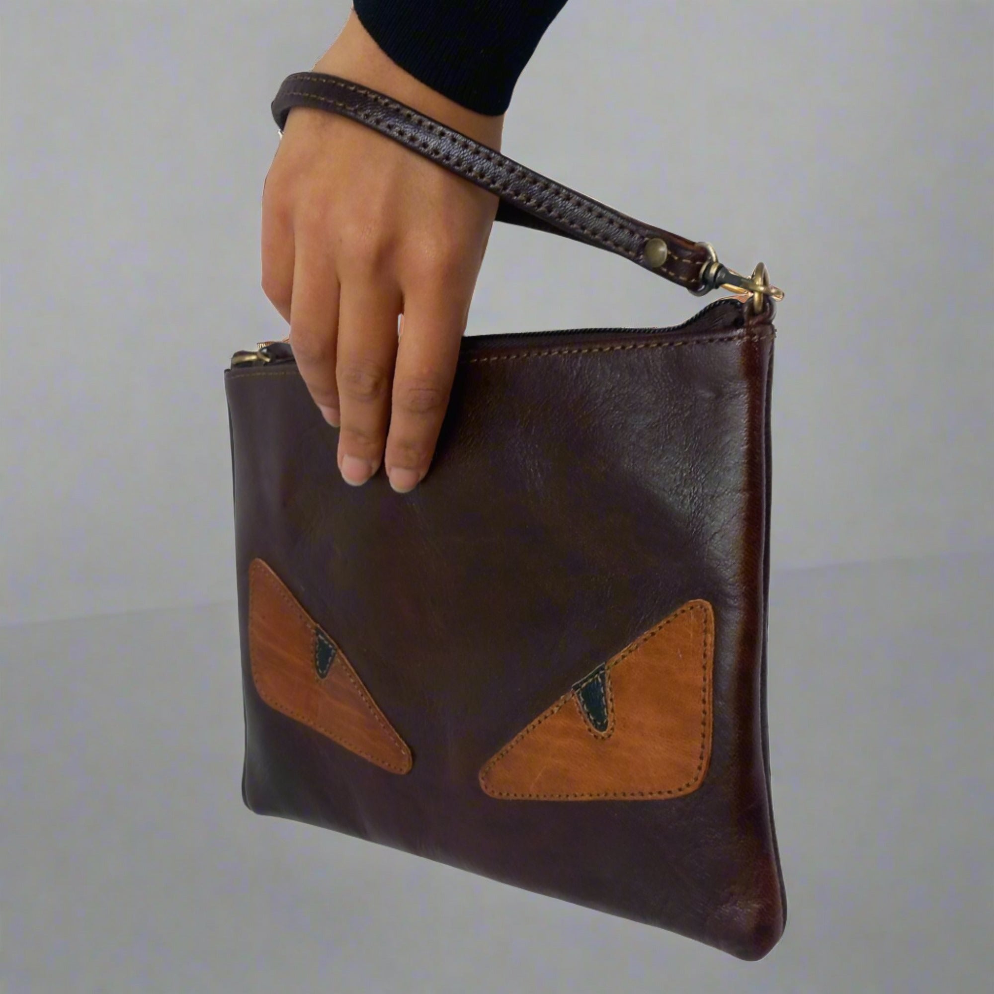 Peekaboo dark brown leather crossbody and clutch bag - Artisan Stories