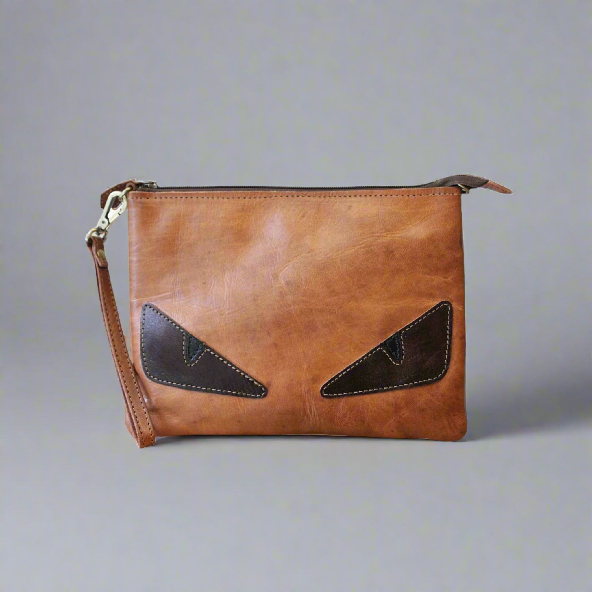 Peekaboo tan leather crossbody and clutch bag - Artisan Stories